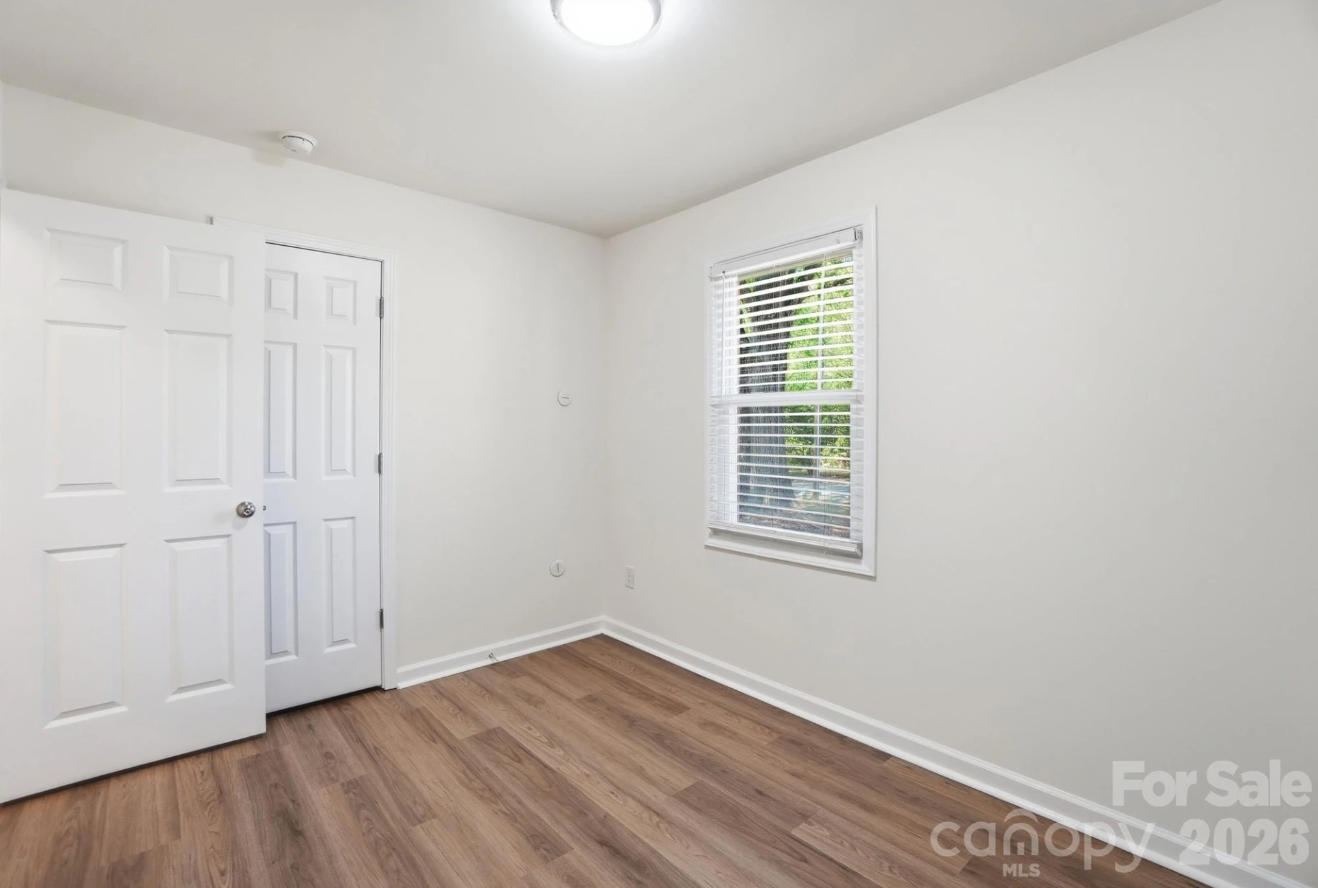 6608 Rosecran Drive - Photo 32