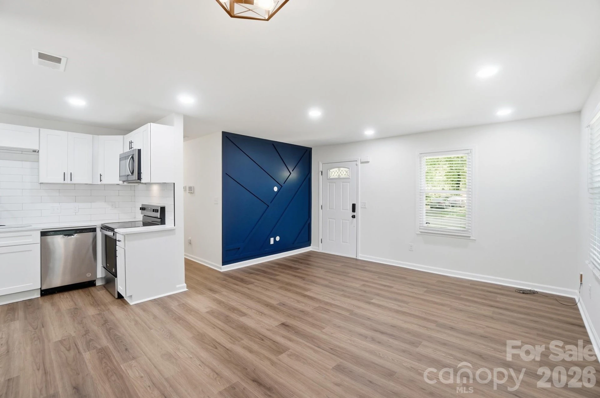 6608 Rosecran Drive - Photo 7