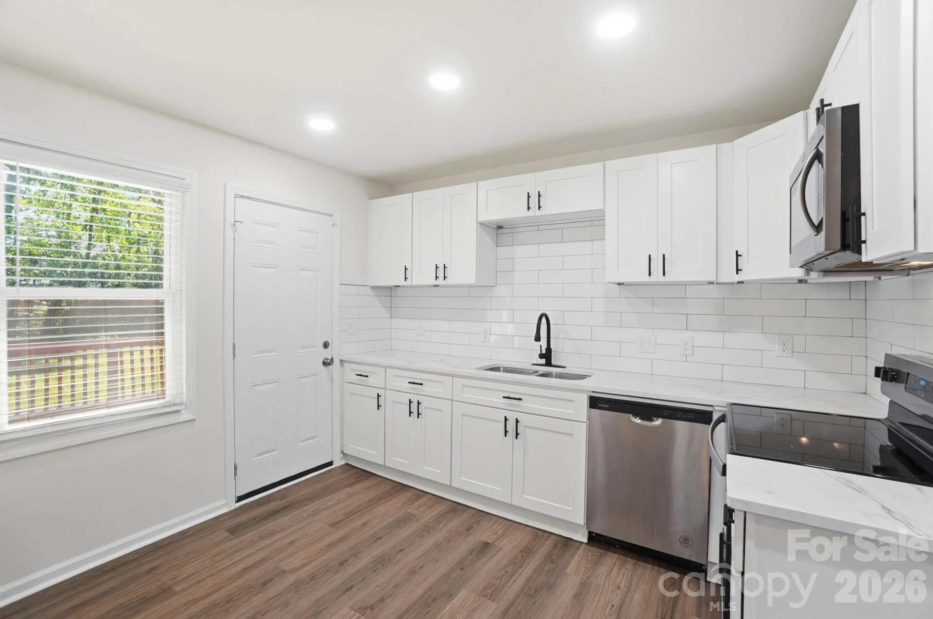 6608 Rosecran Drive - Photo 9