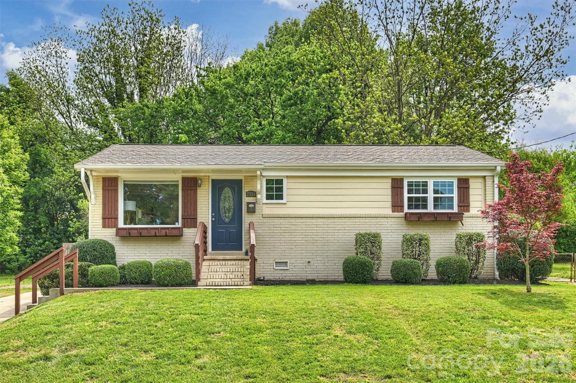 2314 Crestview Drive - Photo 2