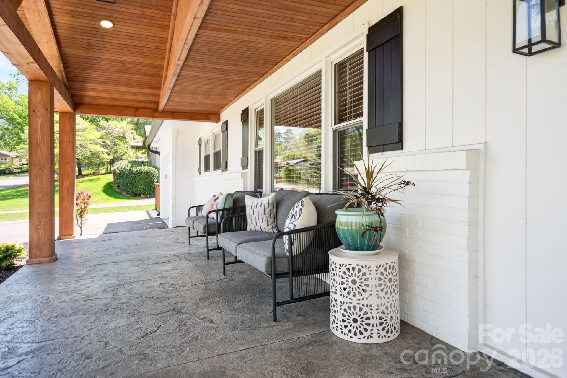 18 Carjen Avenue - Photo 2