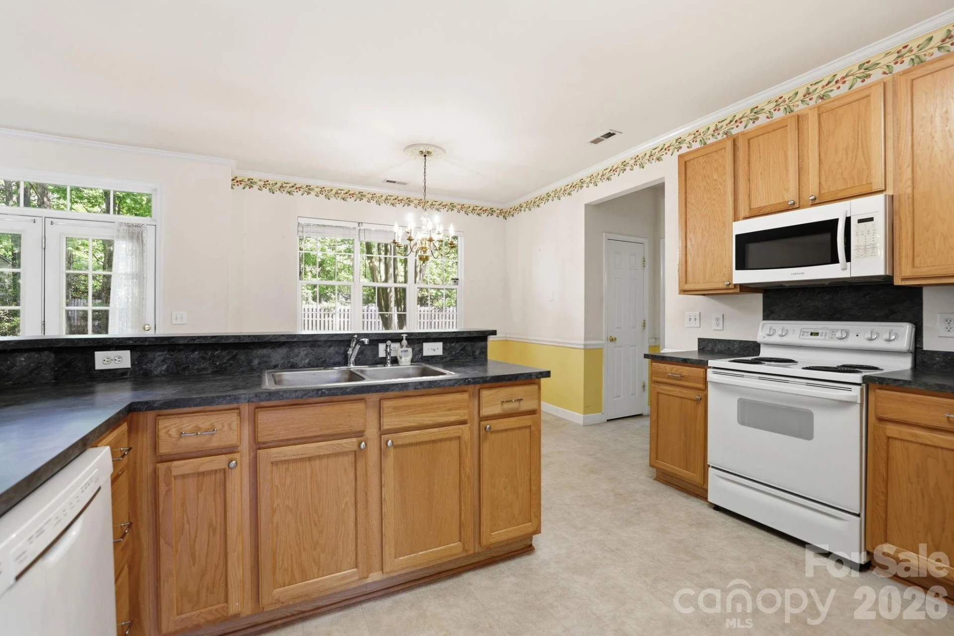 3916 Grace Court - Photo 8