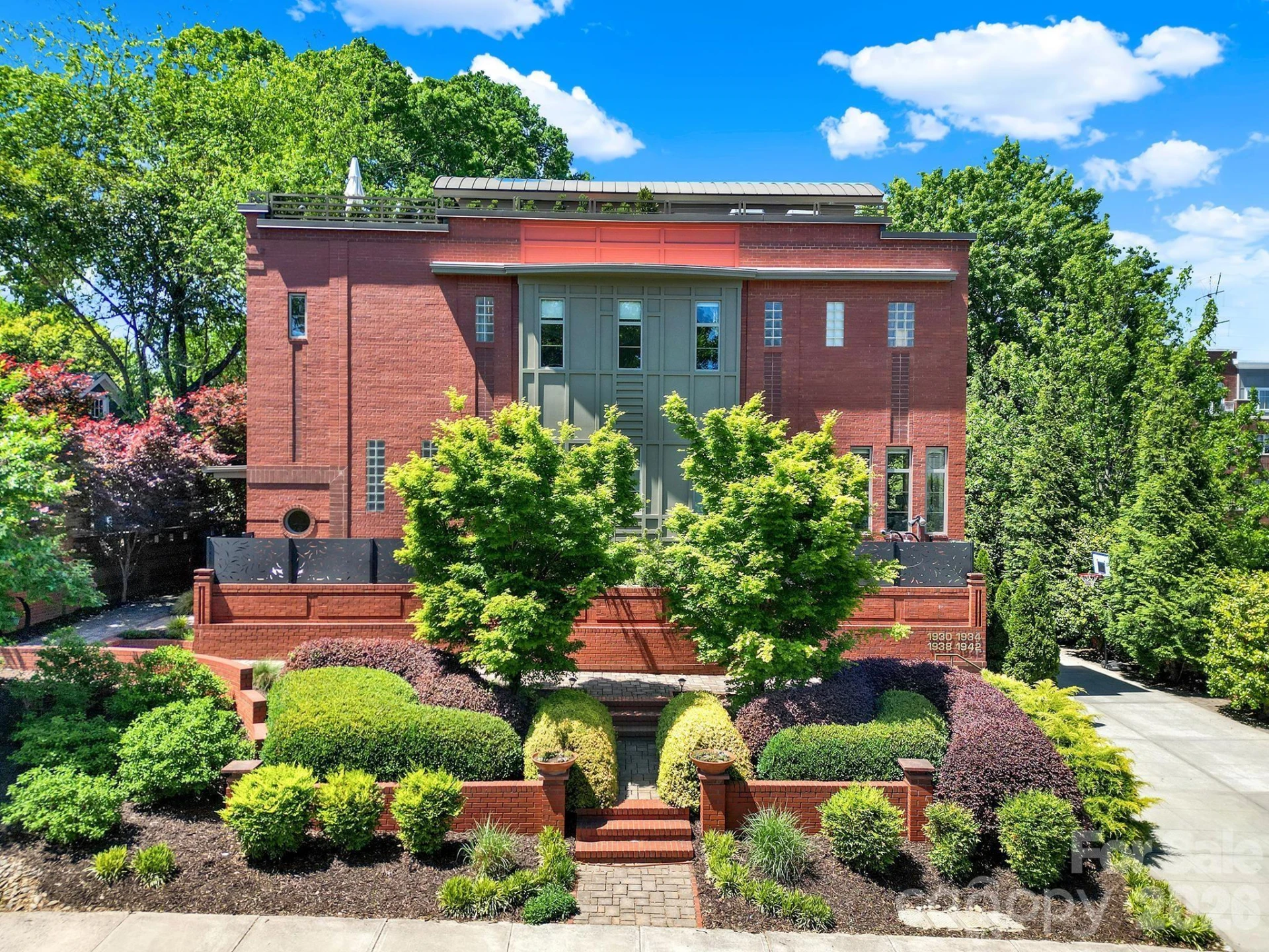 1930 Scott Avenue