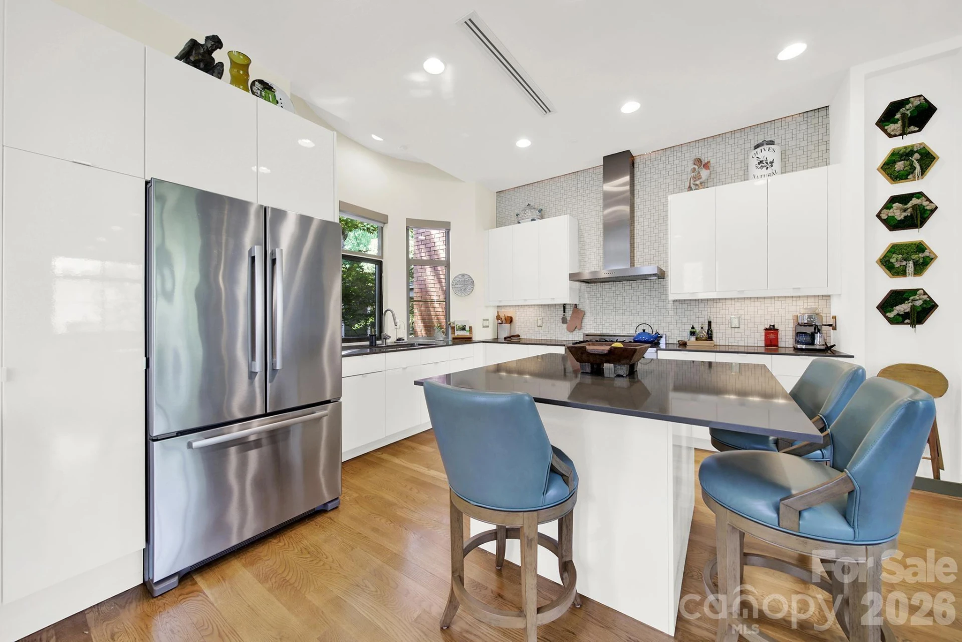 1930 Scott Avenue - Photo 6