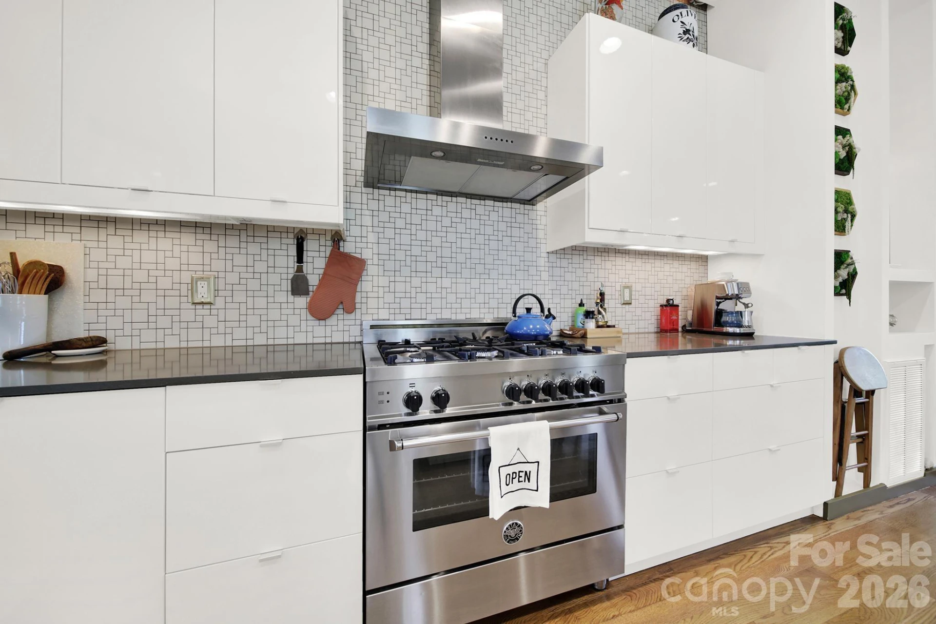 1930 Scott Avenue - Photo 8