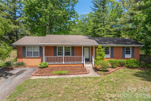 7 Crestview Court, Arden, NC, 28704