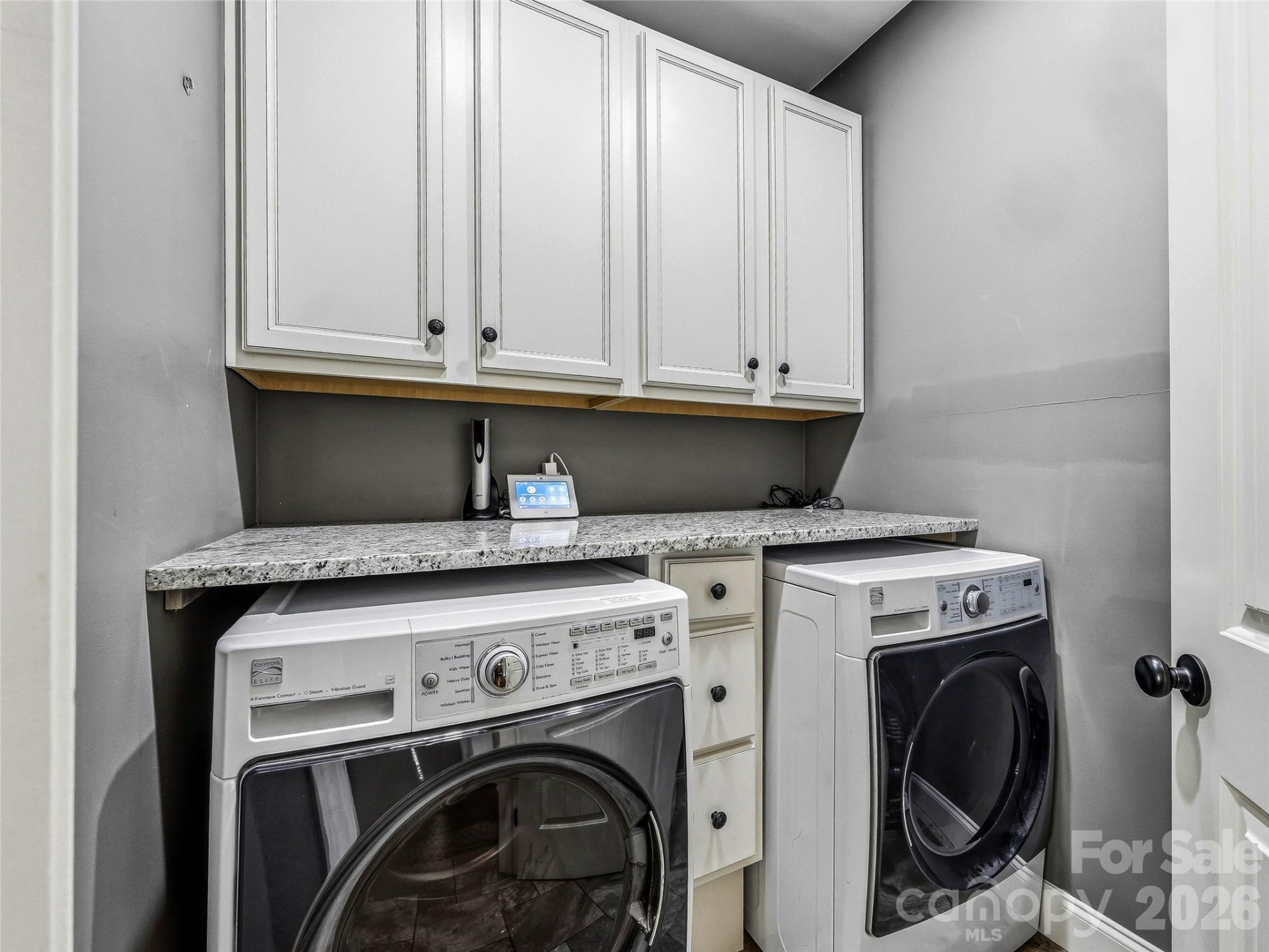 402 Holmstead Drive - Photo 14