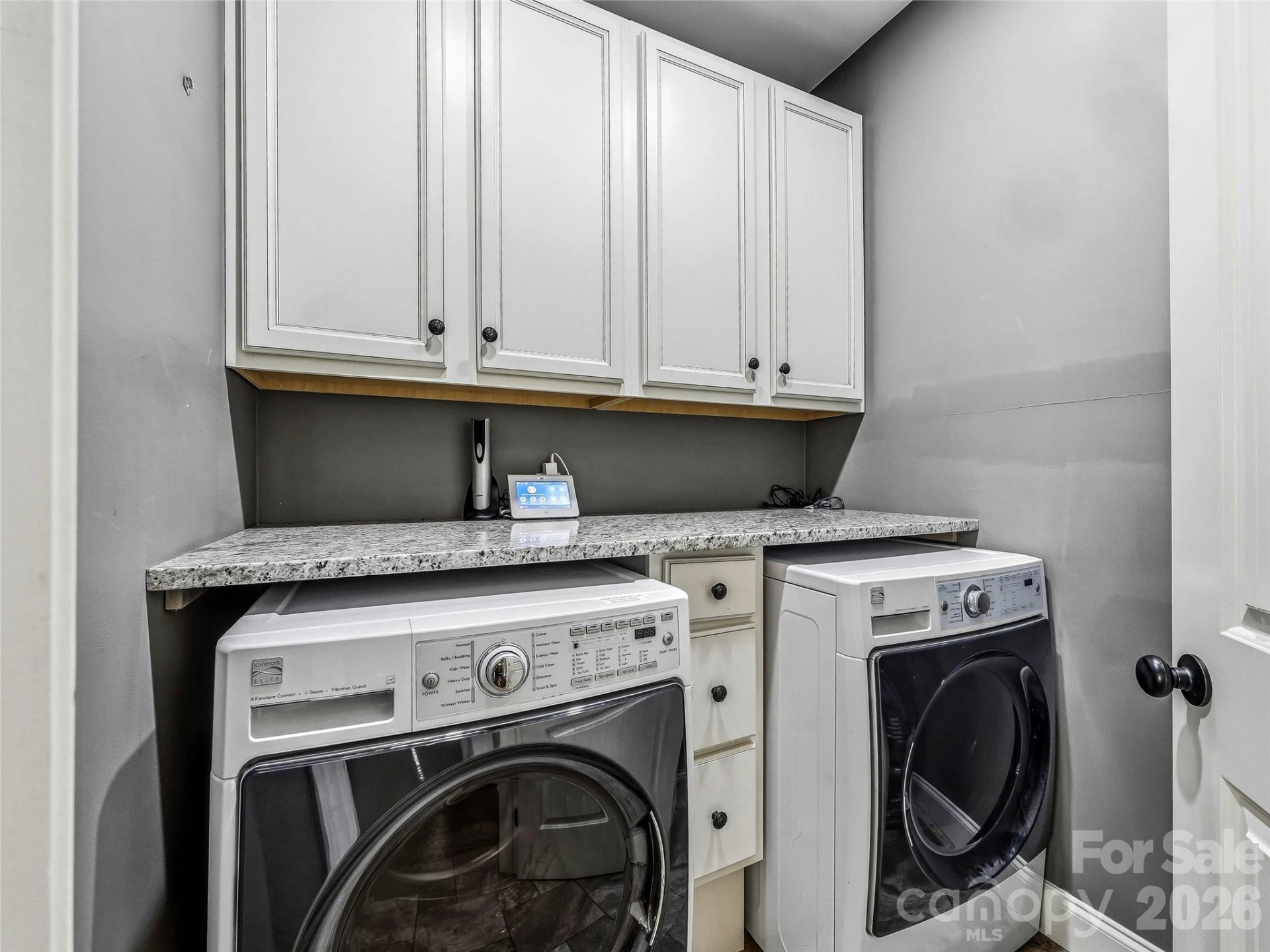 402 Holmstead Drive - Photo 14