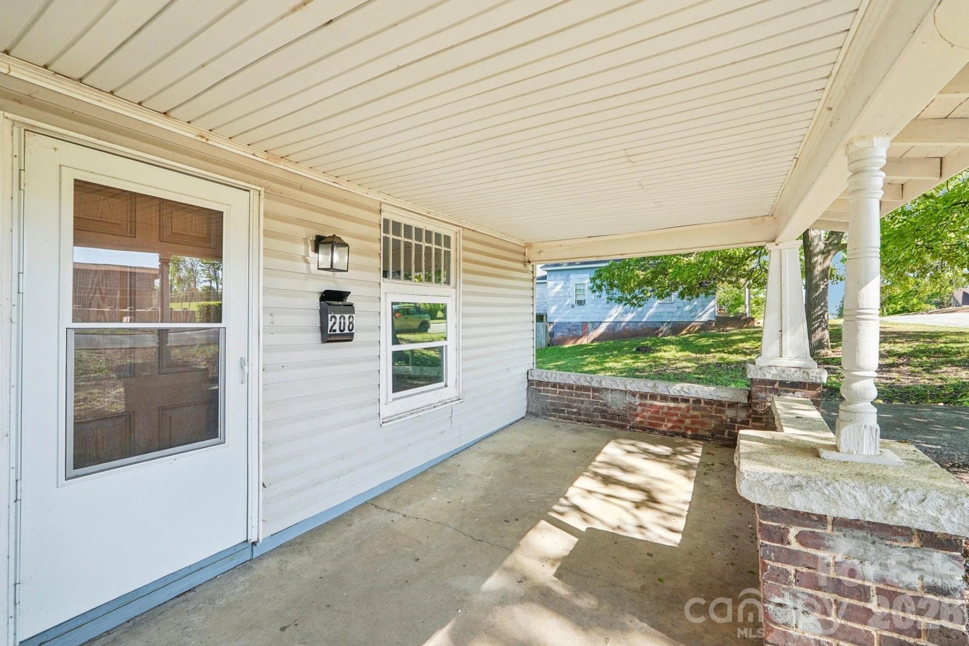 208 Lafayette Street - Photo 2
