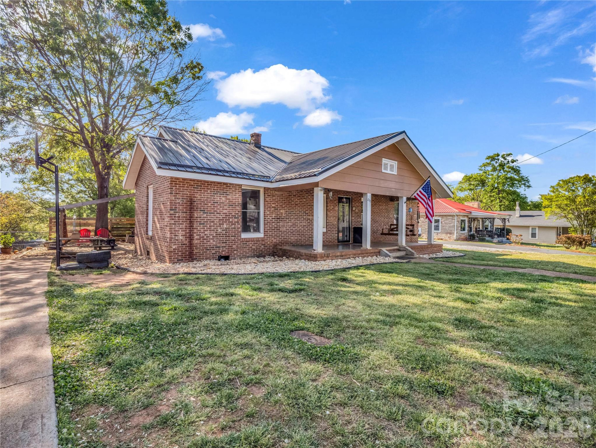 209 Ohio Street - Photo 2