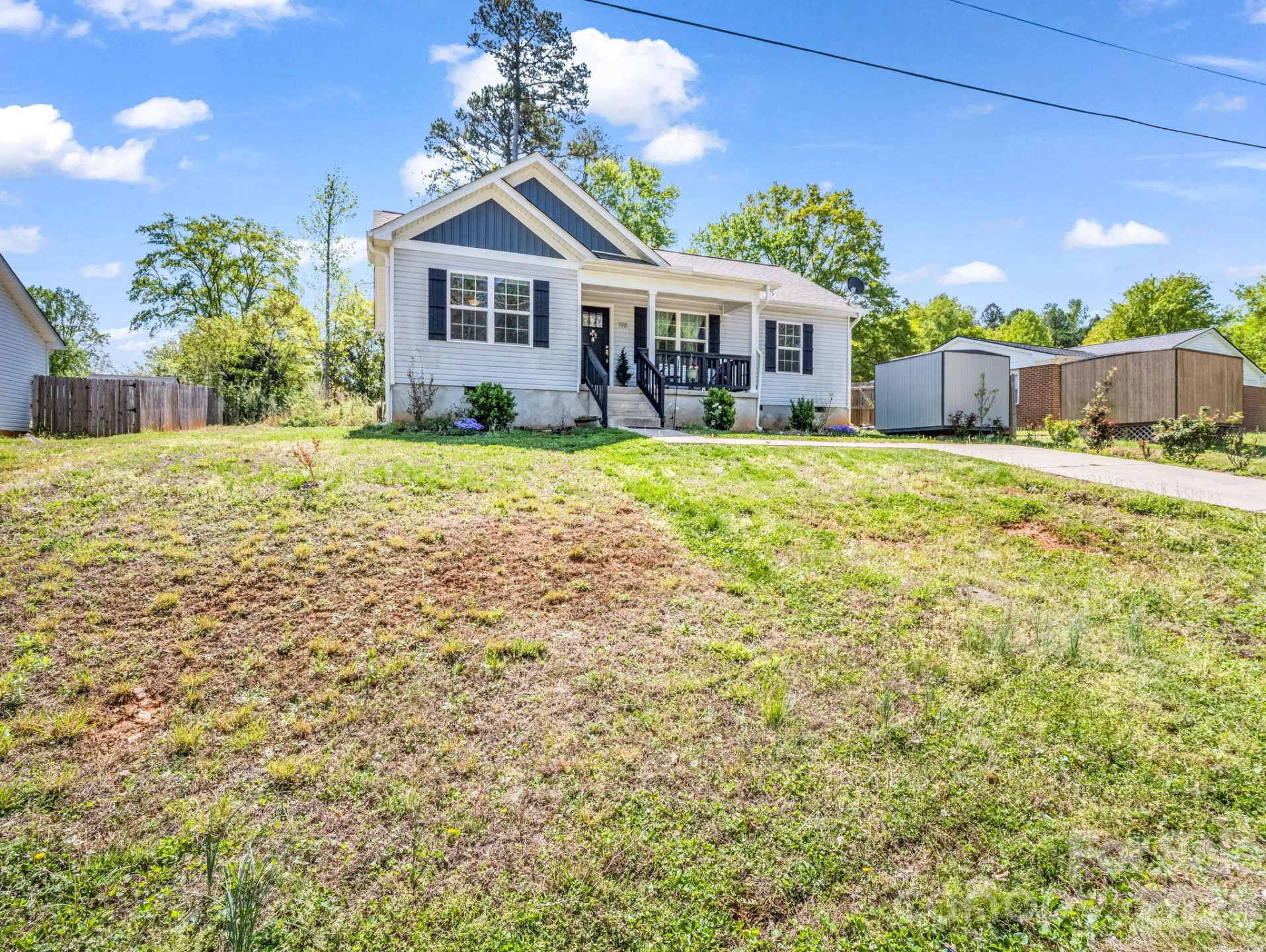 198 Parkland Drive - Photo 3