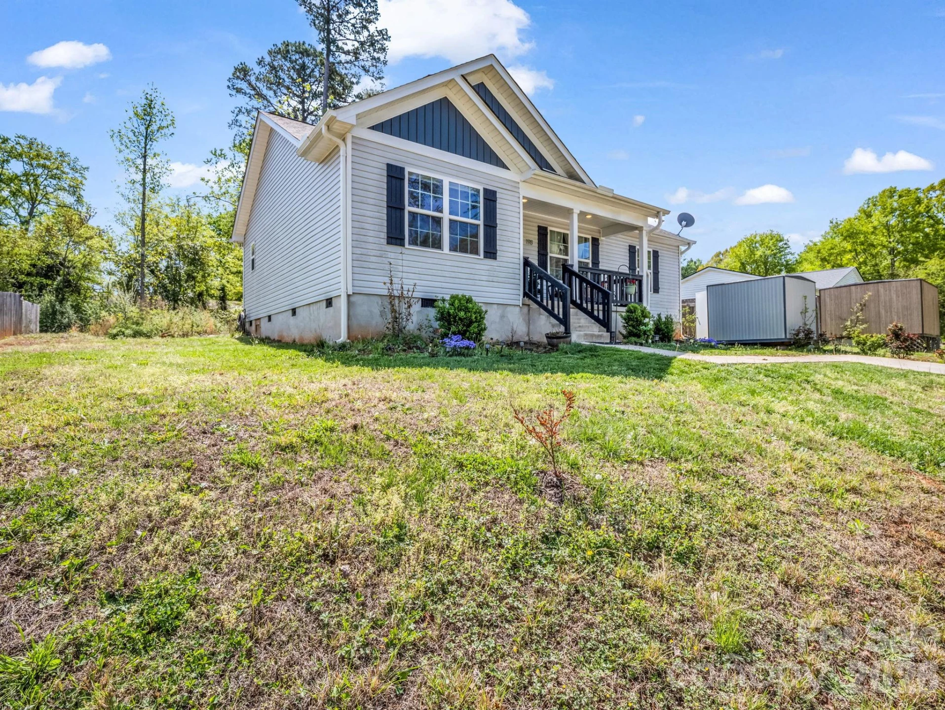 198 Parkland Drive - Photo 4
