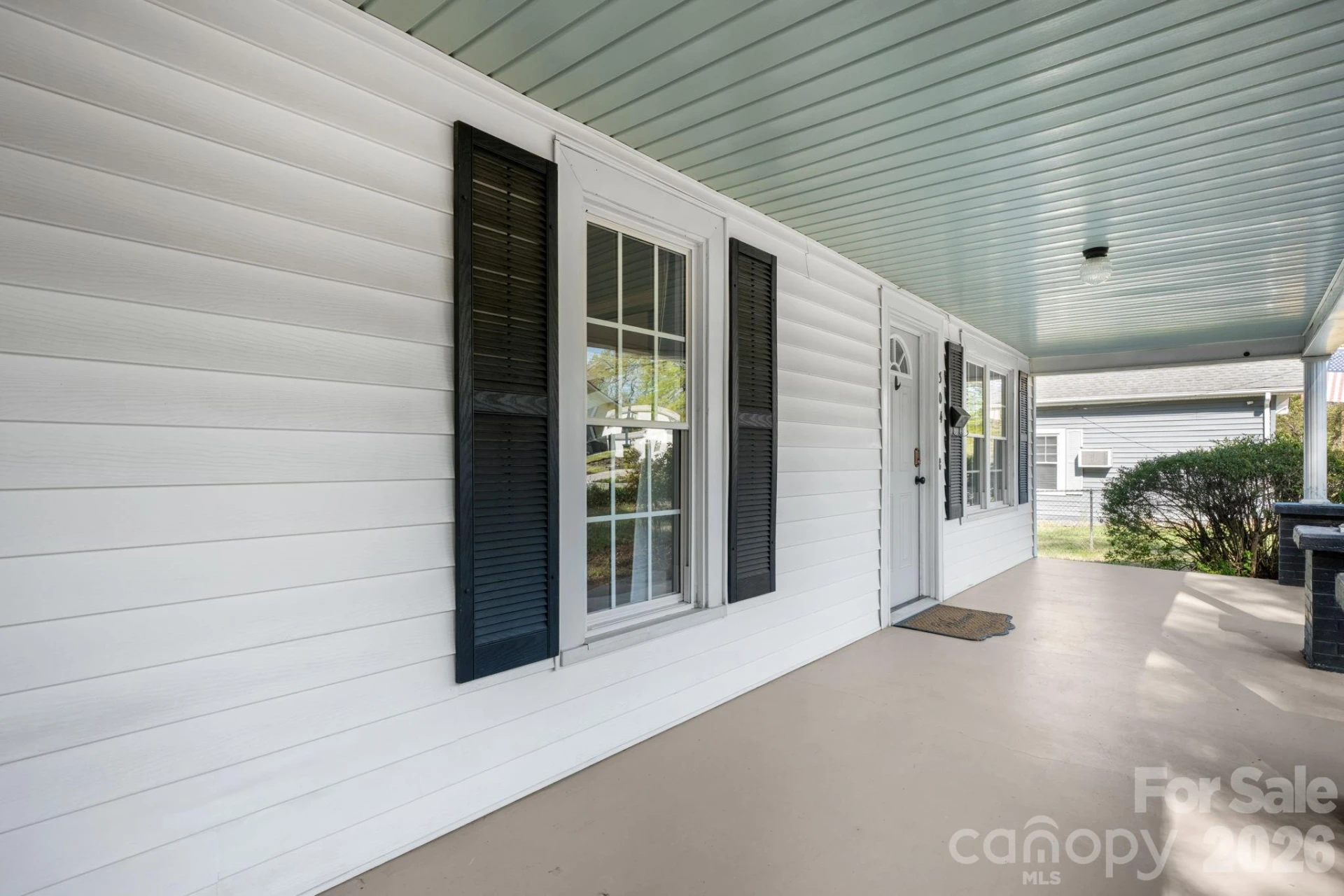 304 Garrou Avenue - Photo 3