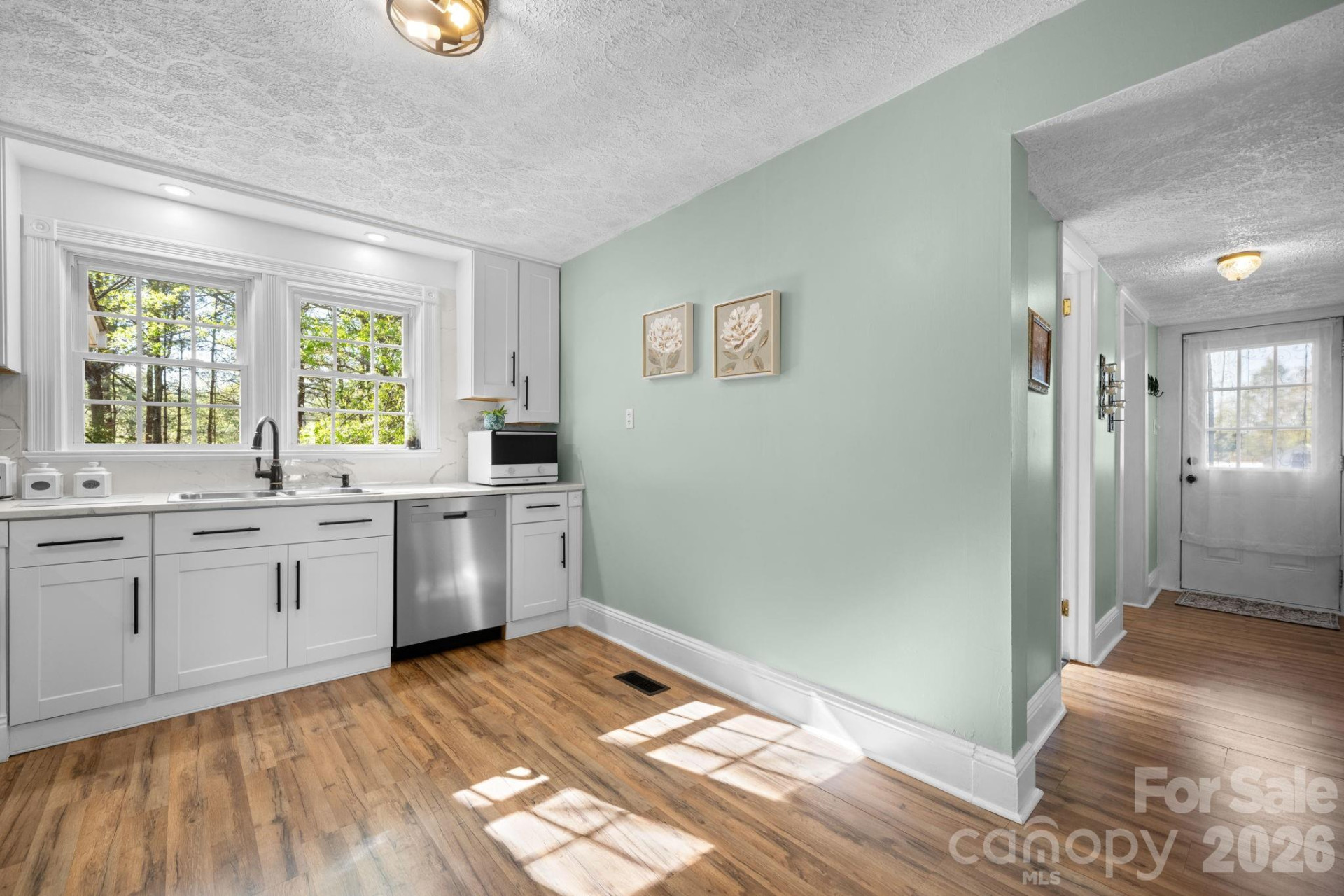 304 Garrou Avenue - Photo 10