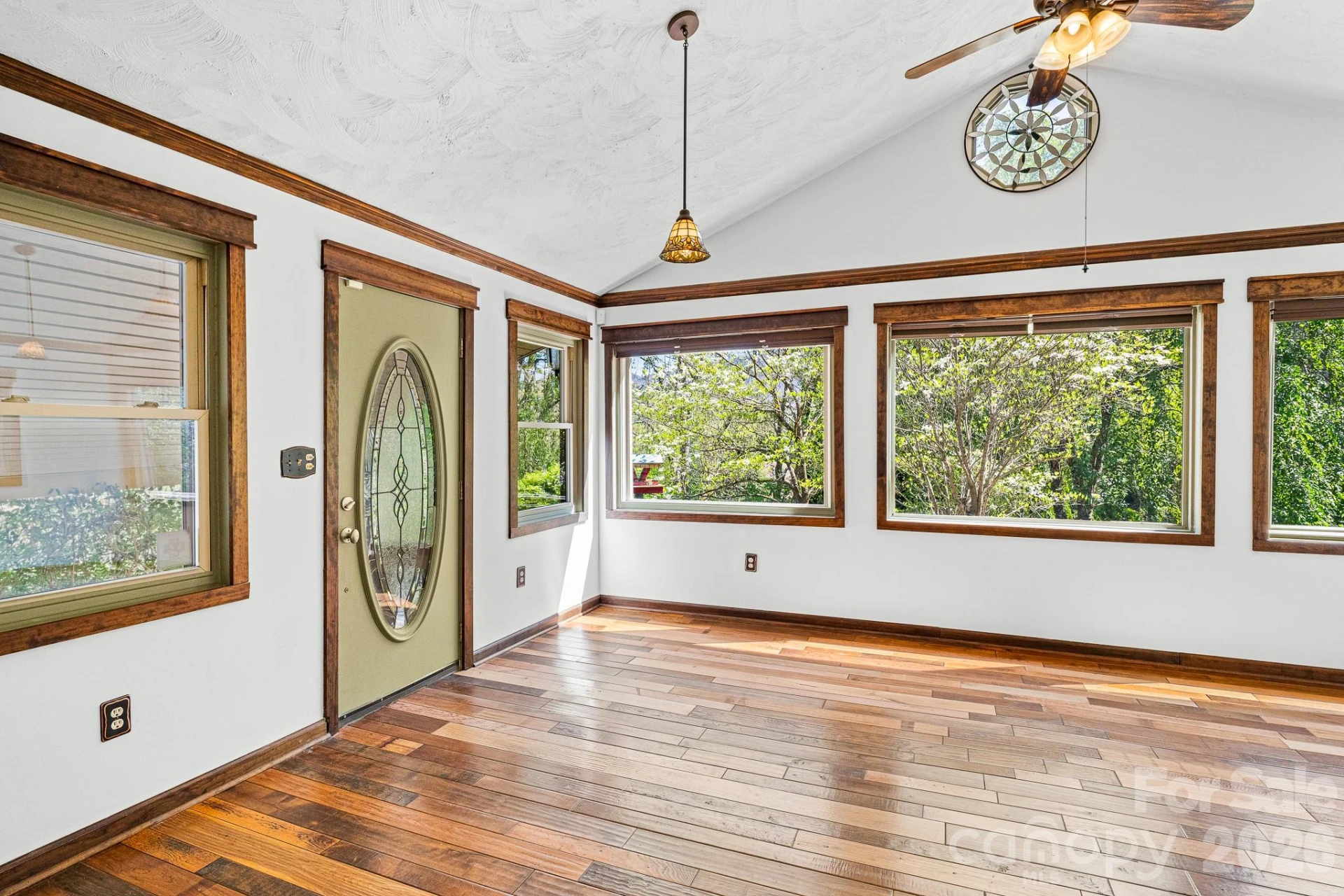 114 Walker Street - Photo 4