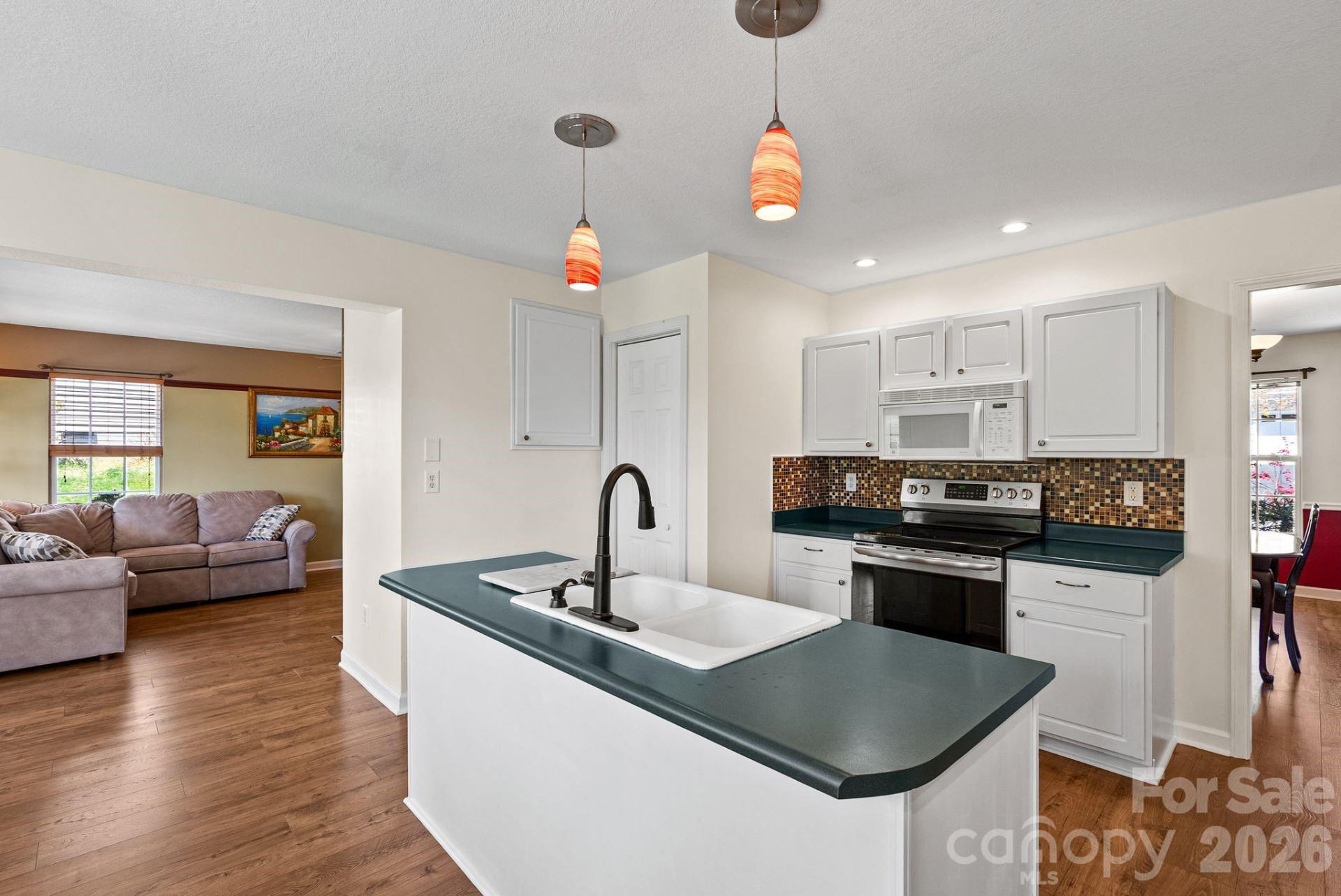 307 Roxbury Place - Photo 9