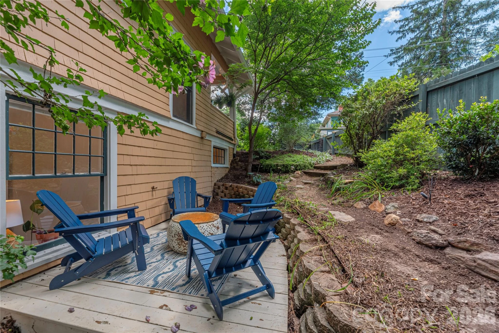 302 Hillside Street - Photo 32