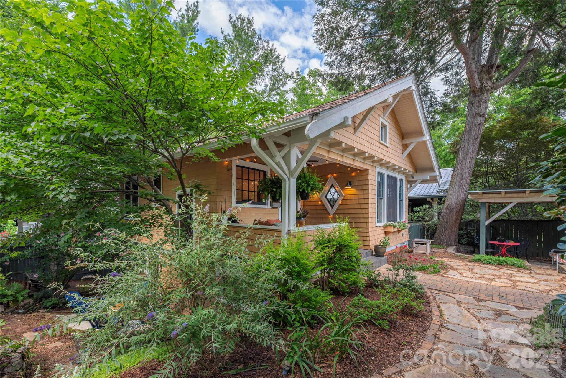 302 Hillside Street - Photo 35