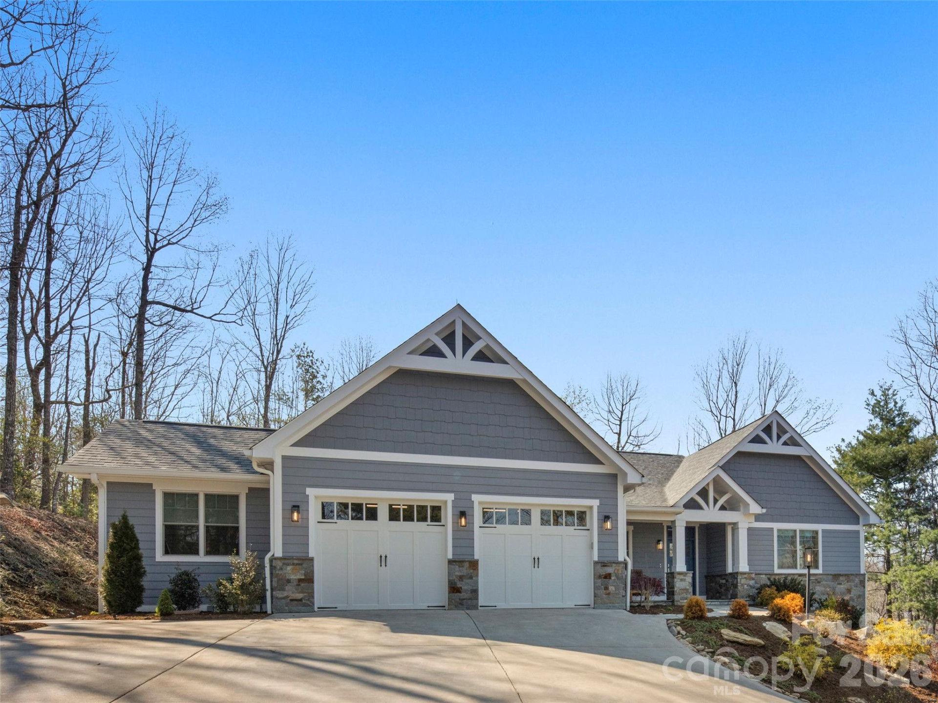 255 Dalhousie Court - Photo 2