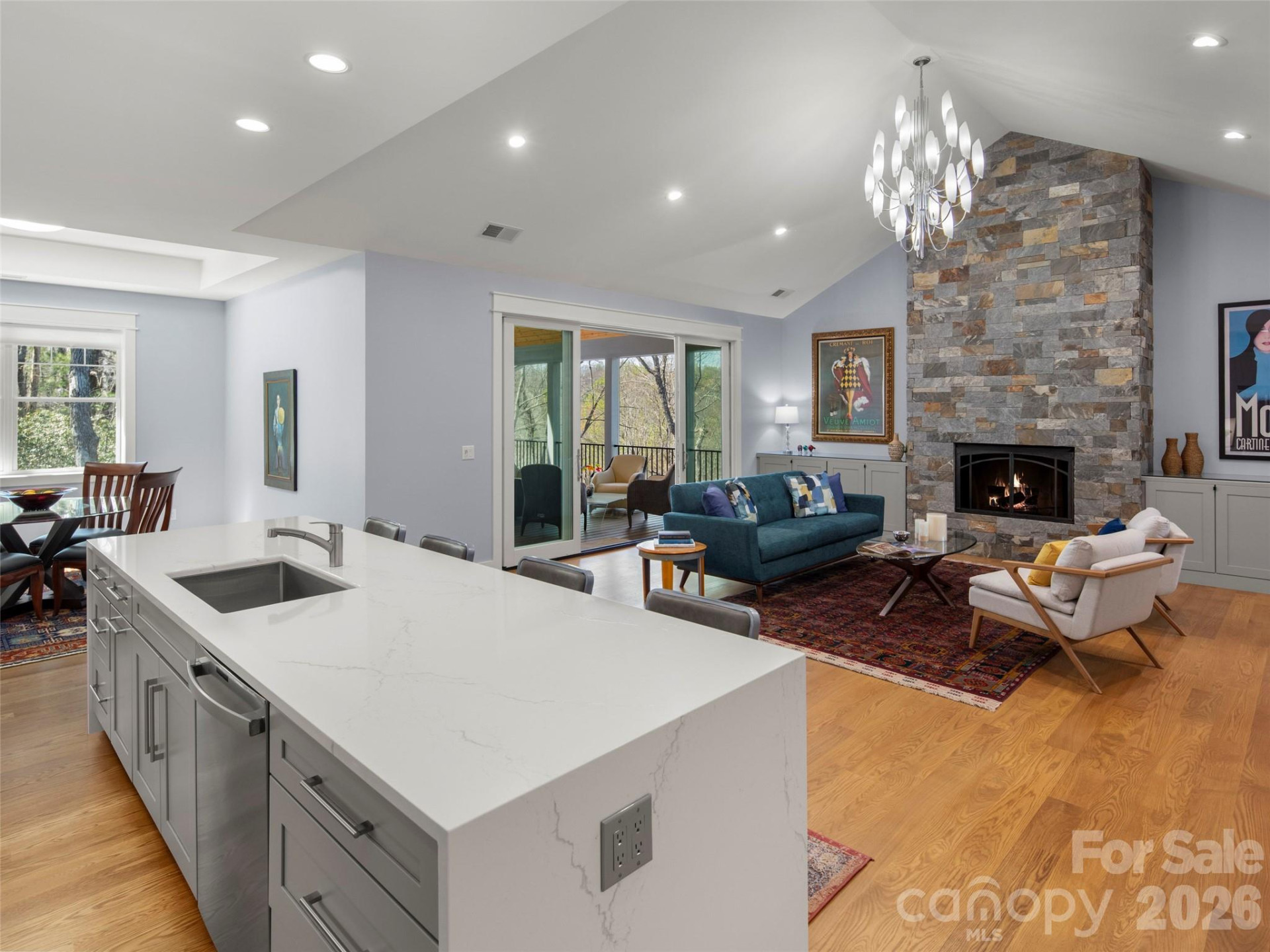 255 Dalhousie Court - Photo 13
