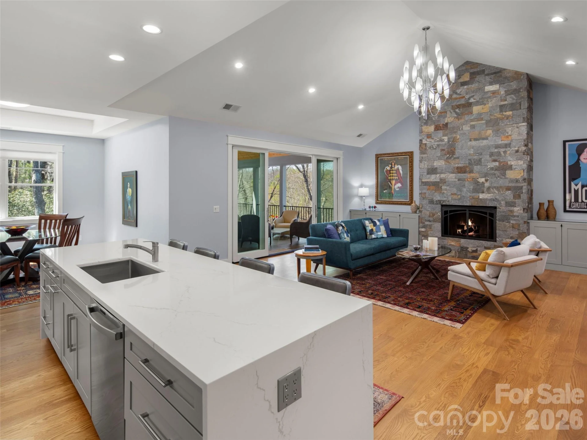 255 Dalhousie Court - Photo 13