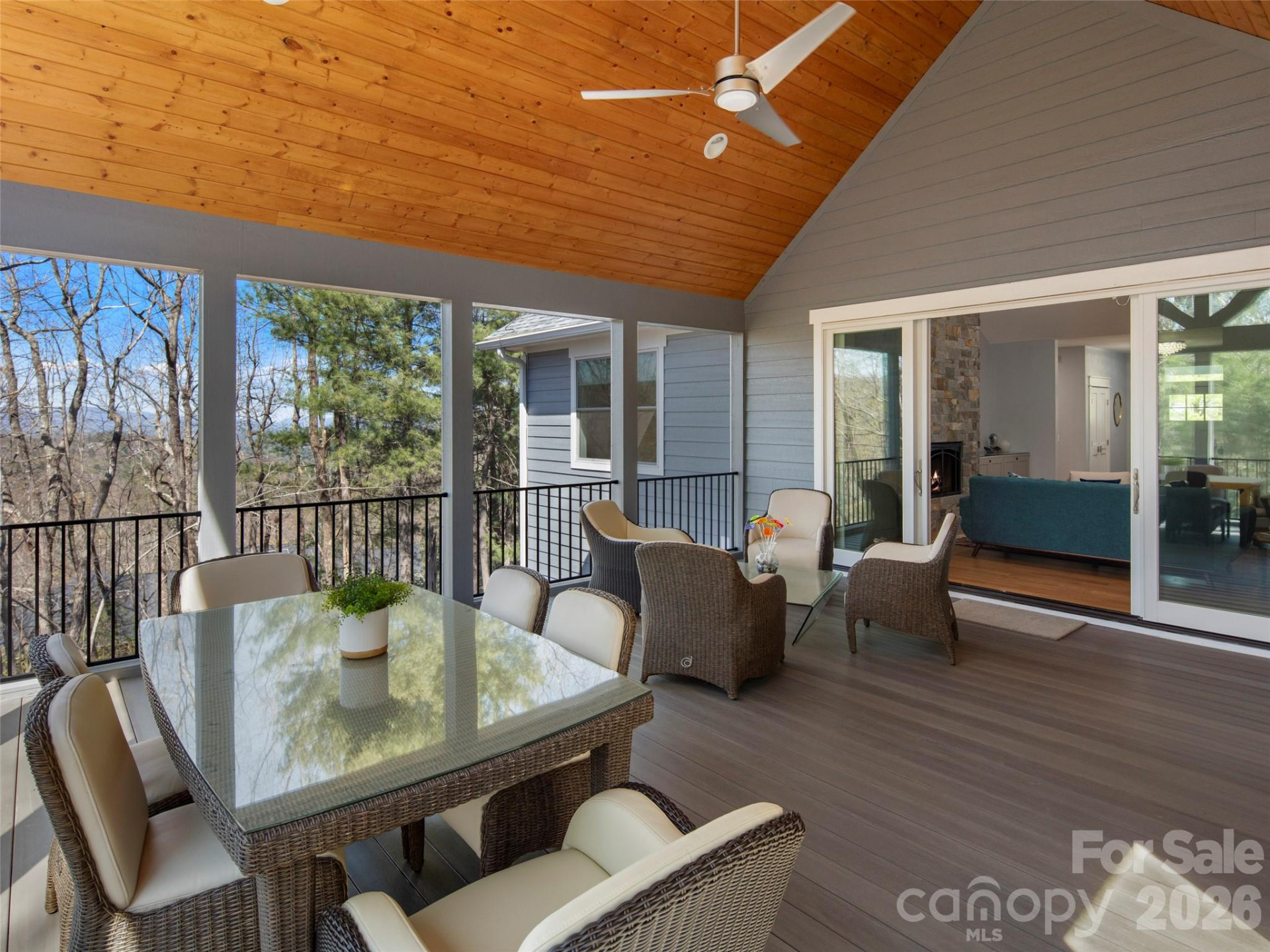 255 Dalhousie Court - Photo 18