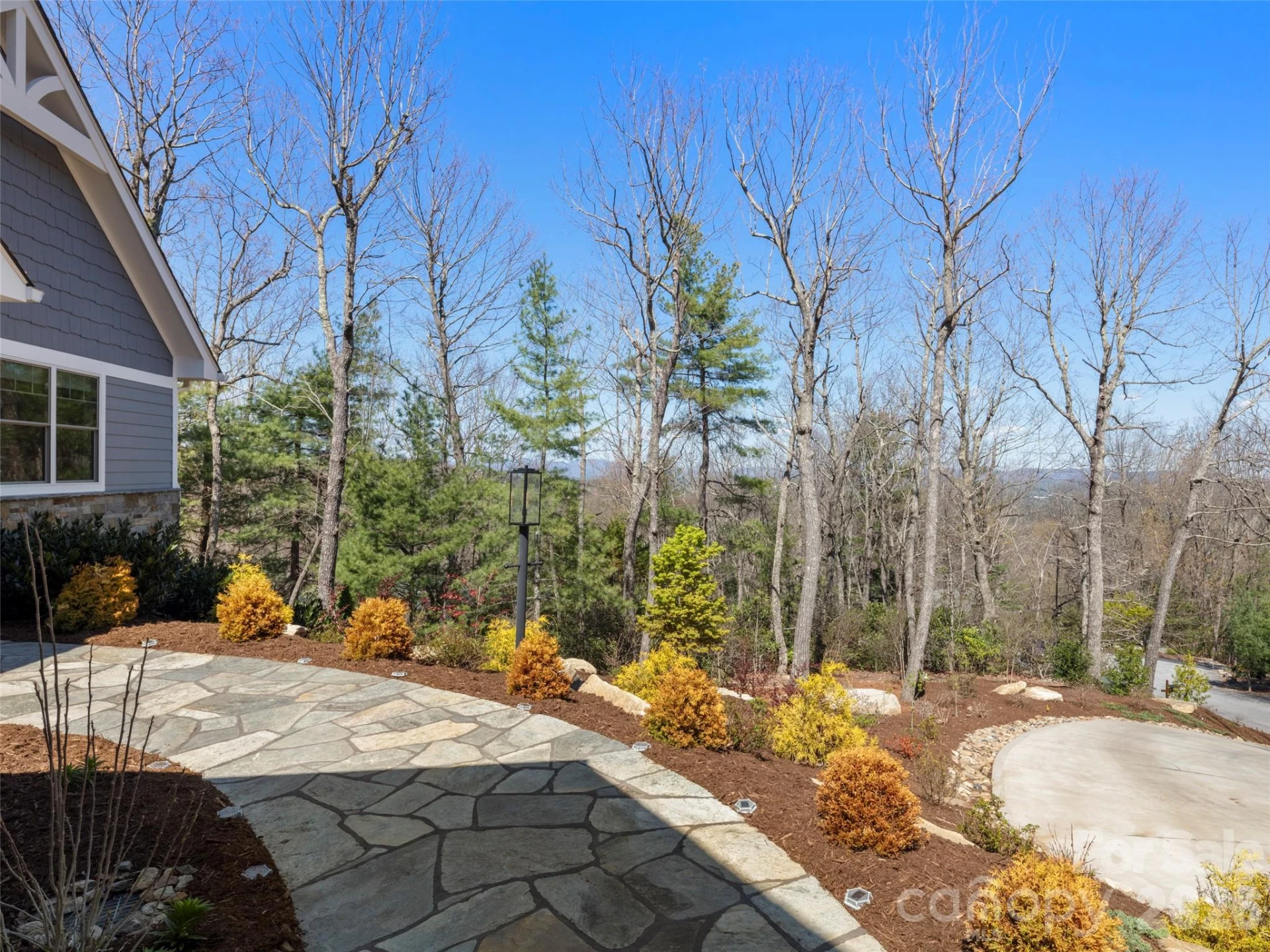255 Dalhousie Court - Photo 3