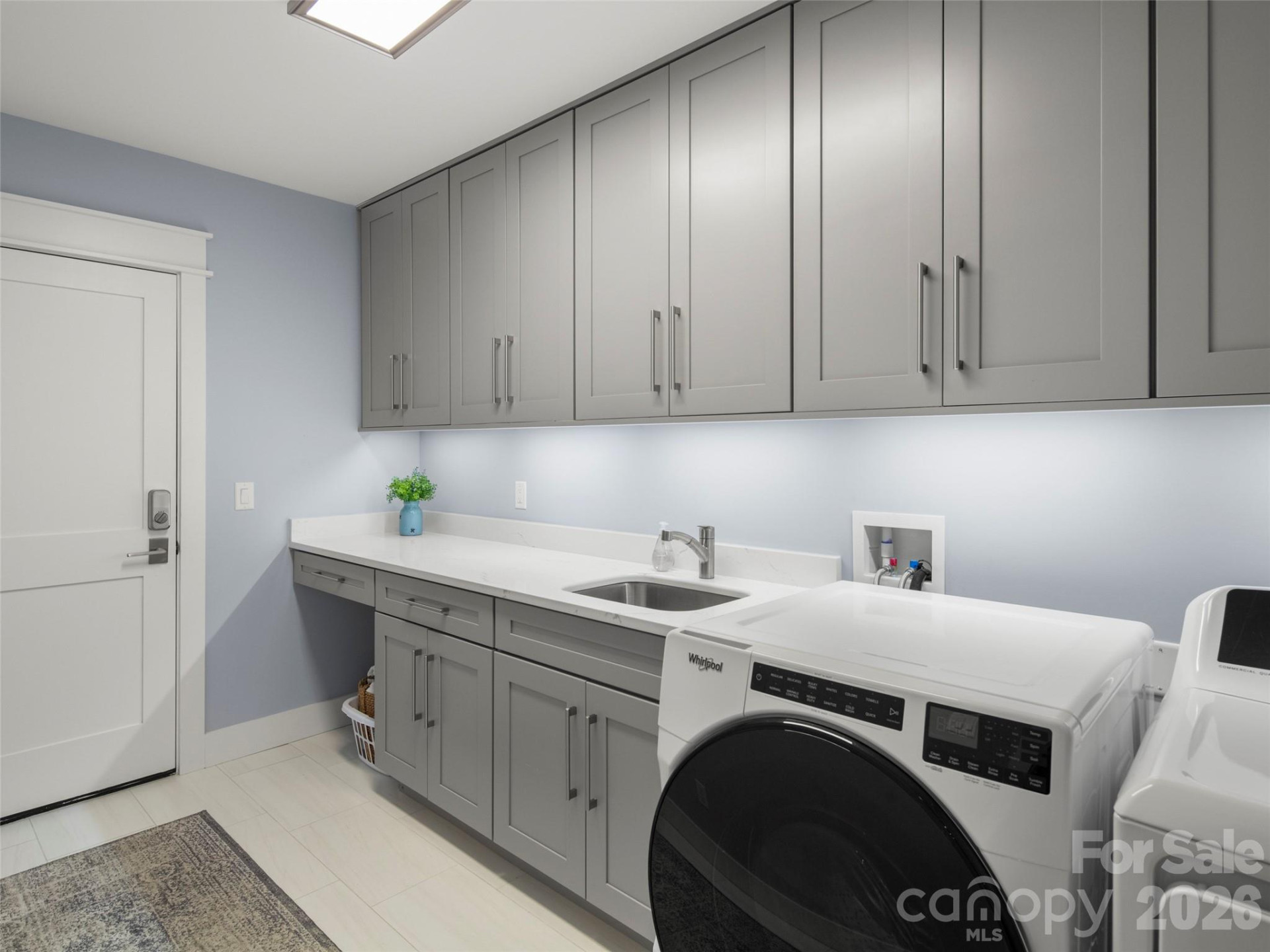 255 Dalhousie Court - Photo 28