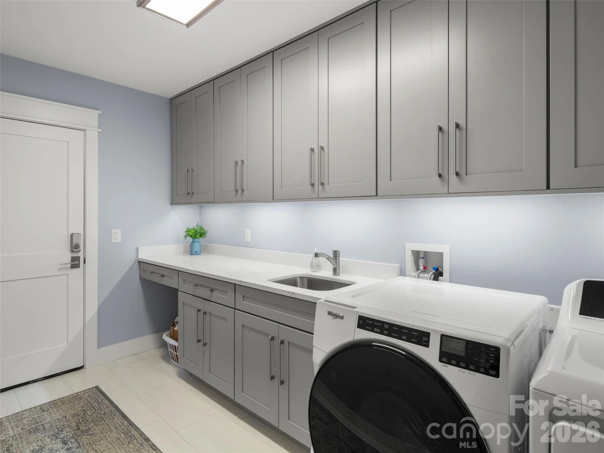 255 Dalhousie Court - Photo 28