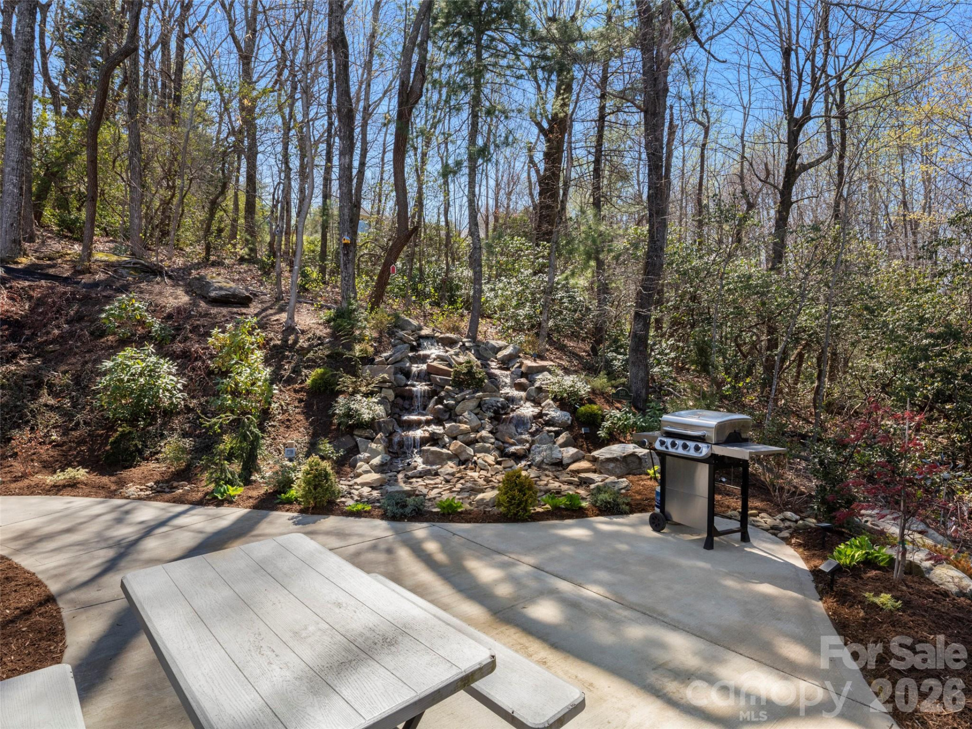255 Dalhousie Court - Photo 29