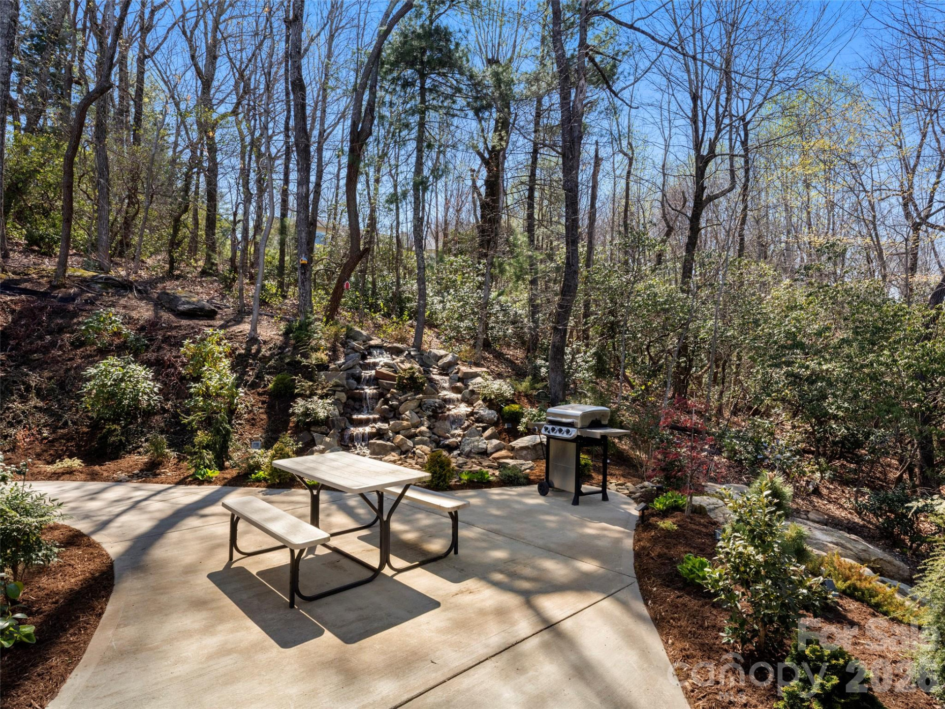 255 Dalhousie Court - Photo 30