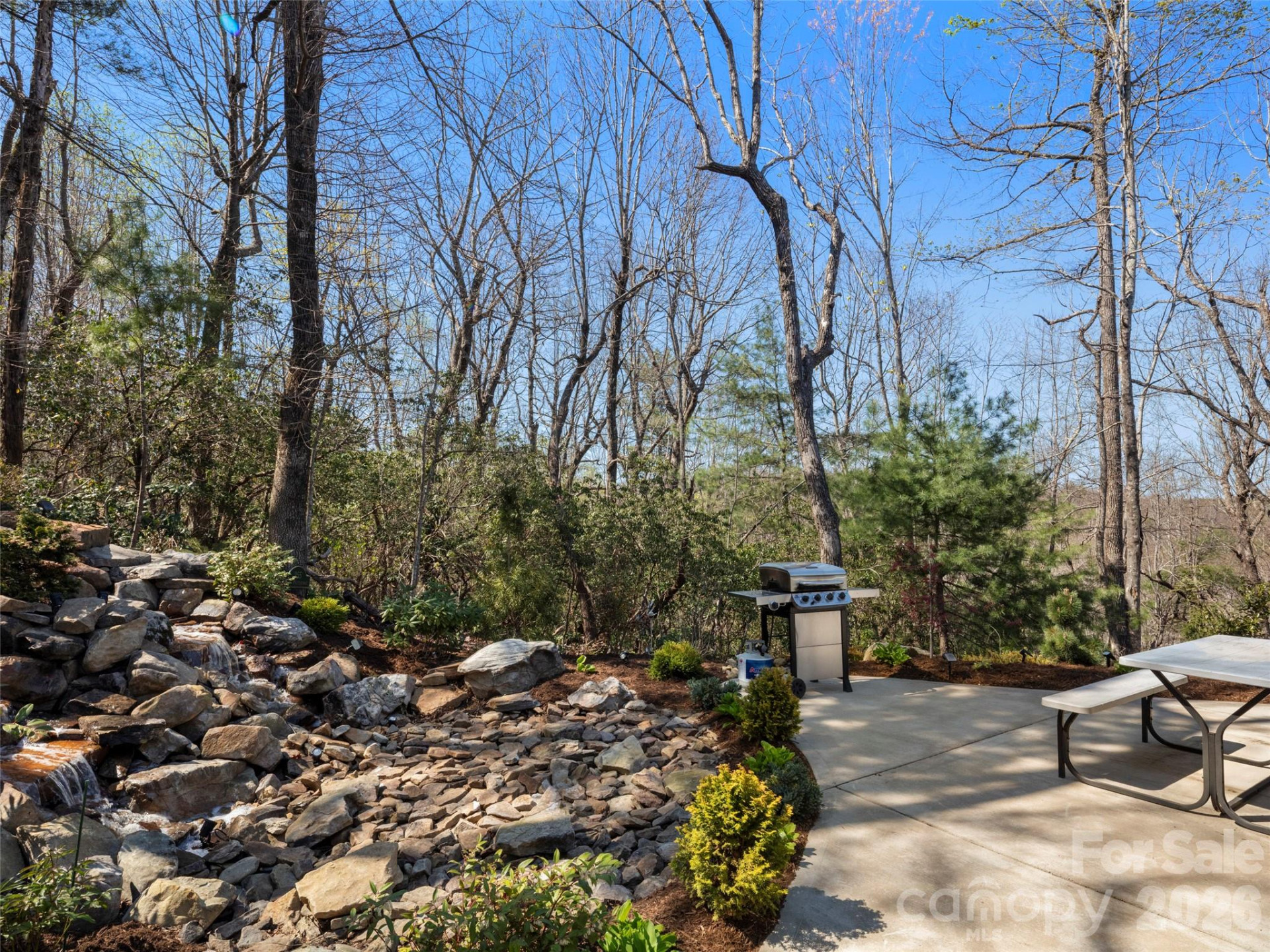 255 Dalhousie Court - Photo 32