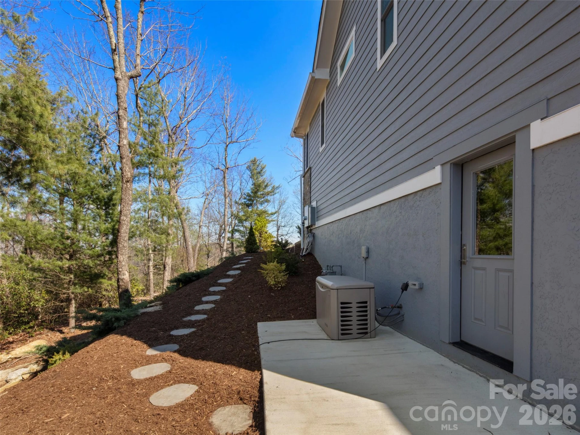 255 Dalhousie Court - Photo 33