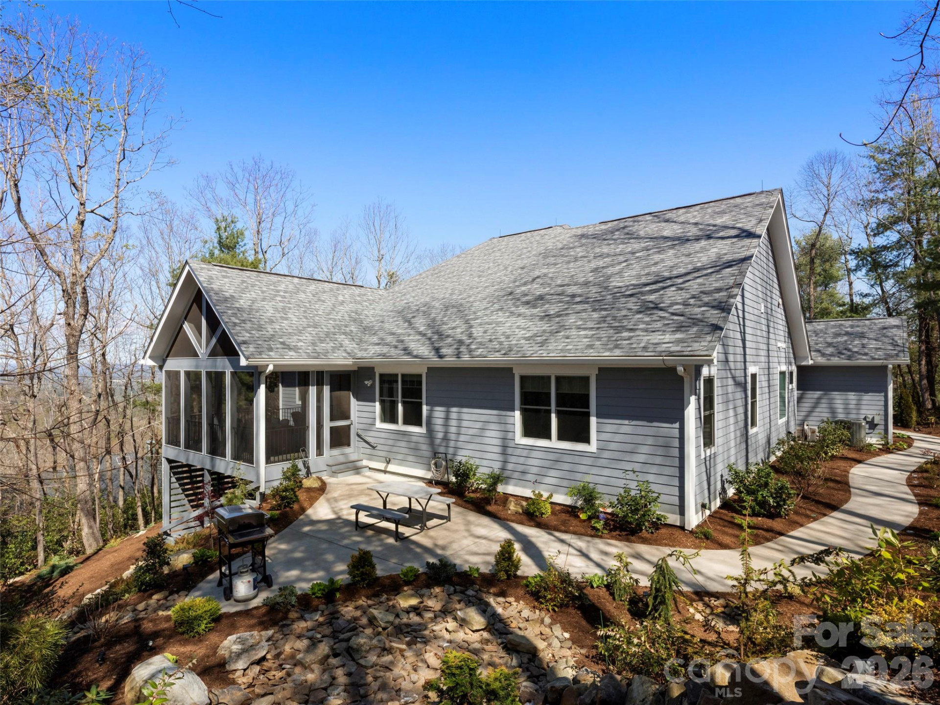 255 Dalhousie Court - Photo 34