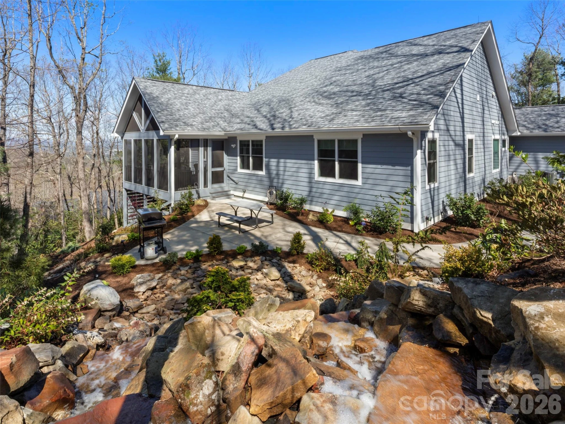 255 Dalhousie Court - Photo 35