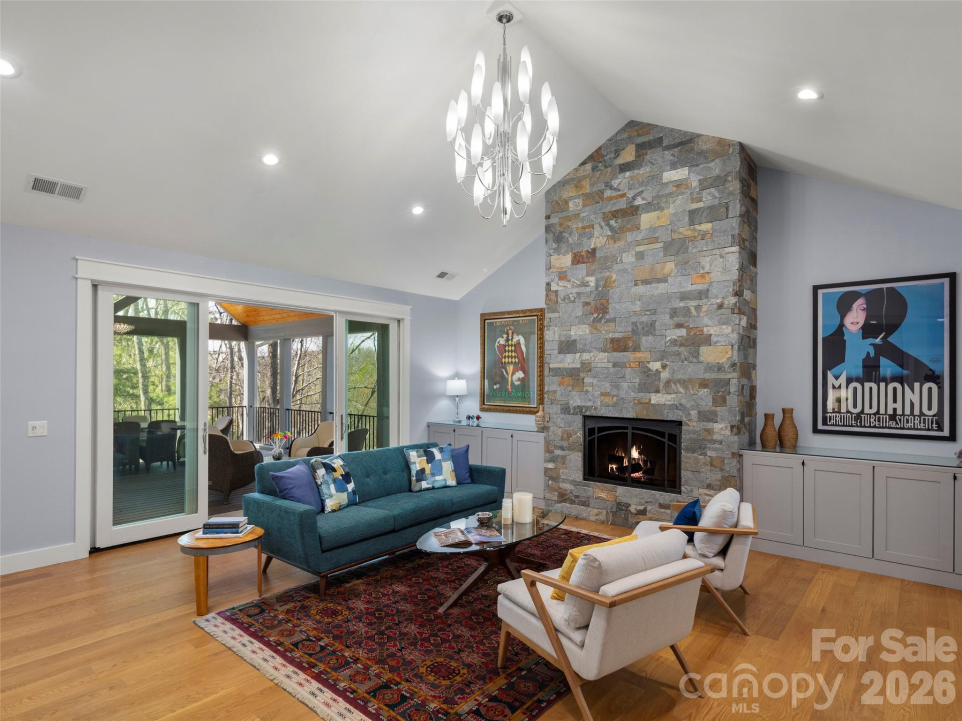 255 Dalhousie Court - Photo 9