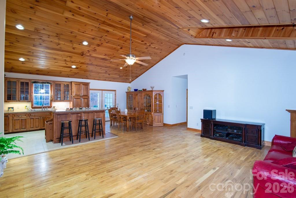 241 Crocus Lane - Photo 3