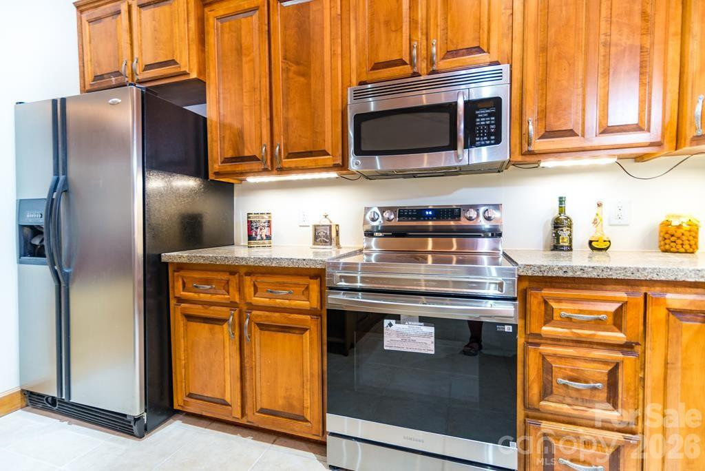 241 Crocus Lane - Photo 8