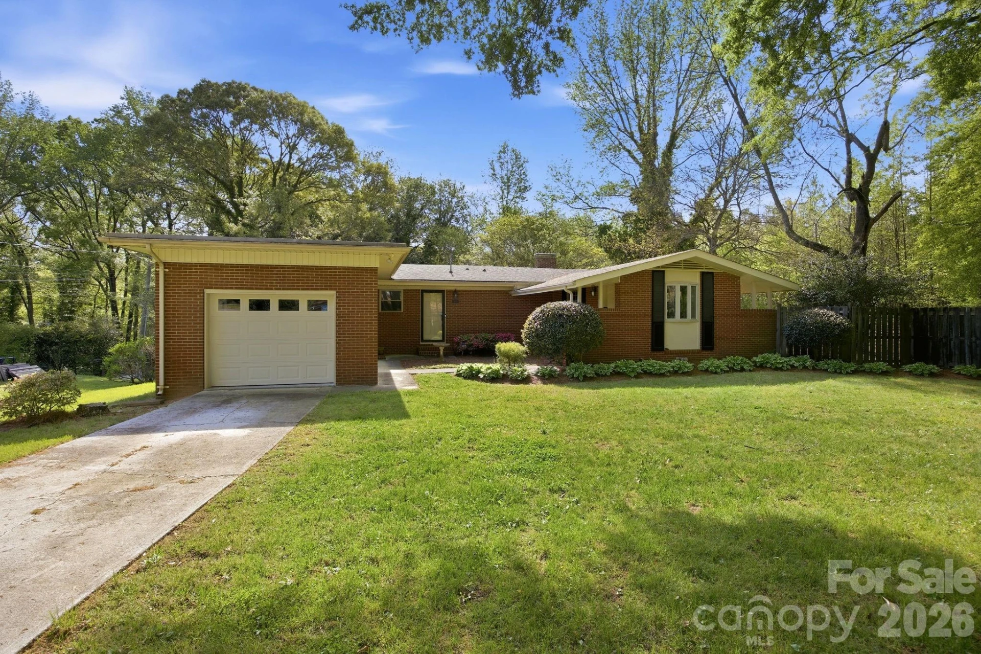 101 Spruce Drive - Photo 2