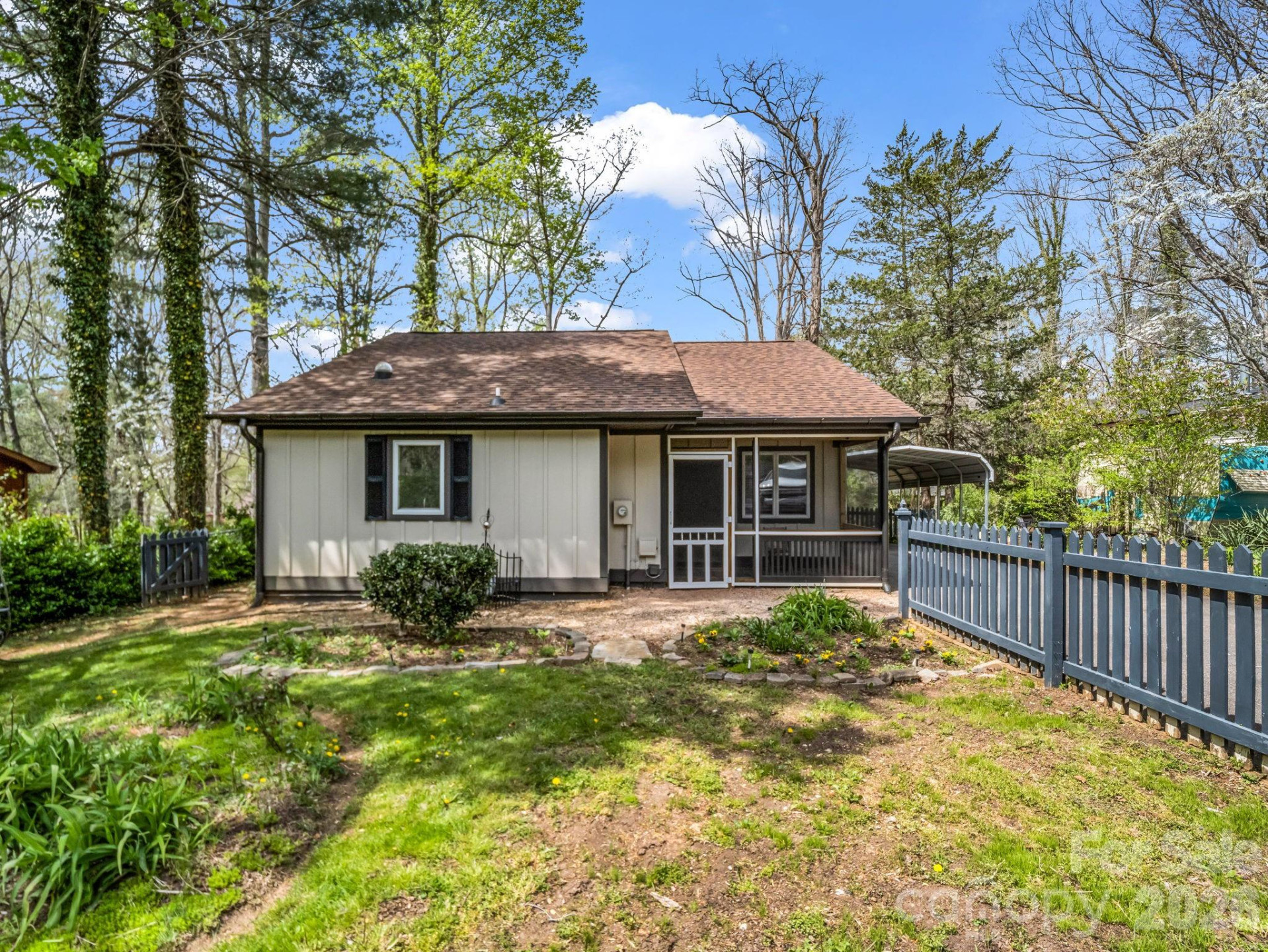 605 Rhododendron Avenue - Photo 2