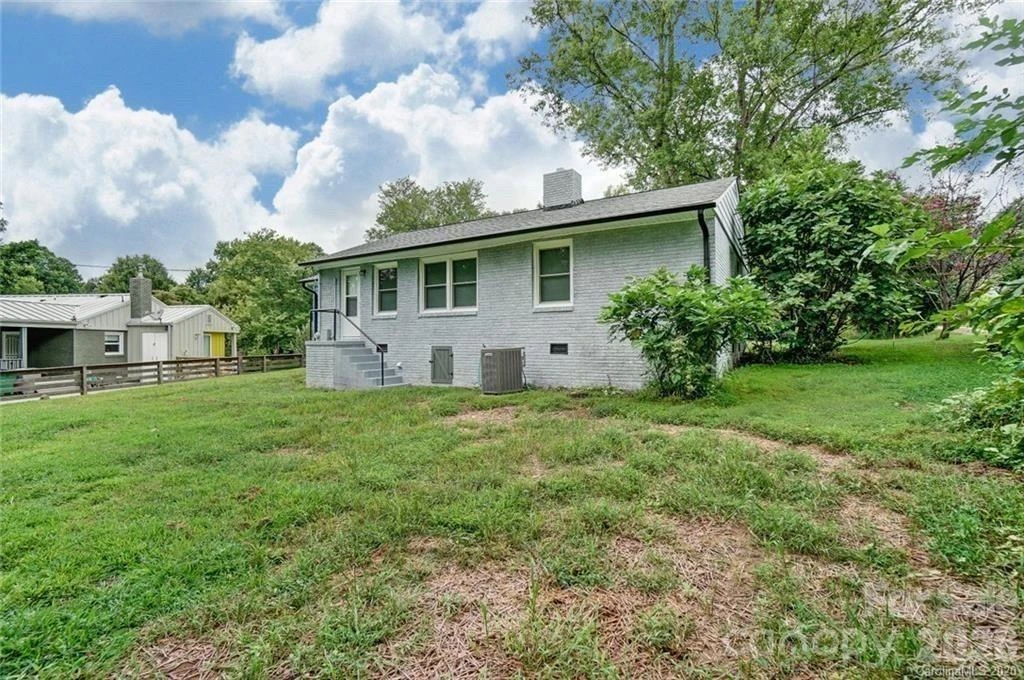 3443 Airlie Street - Photo 3