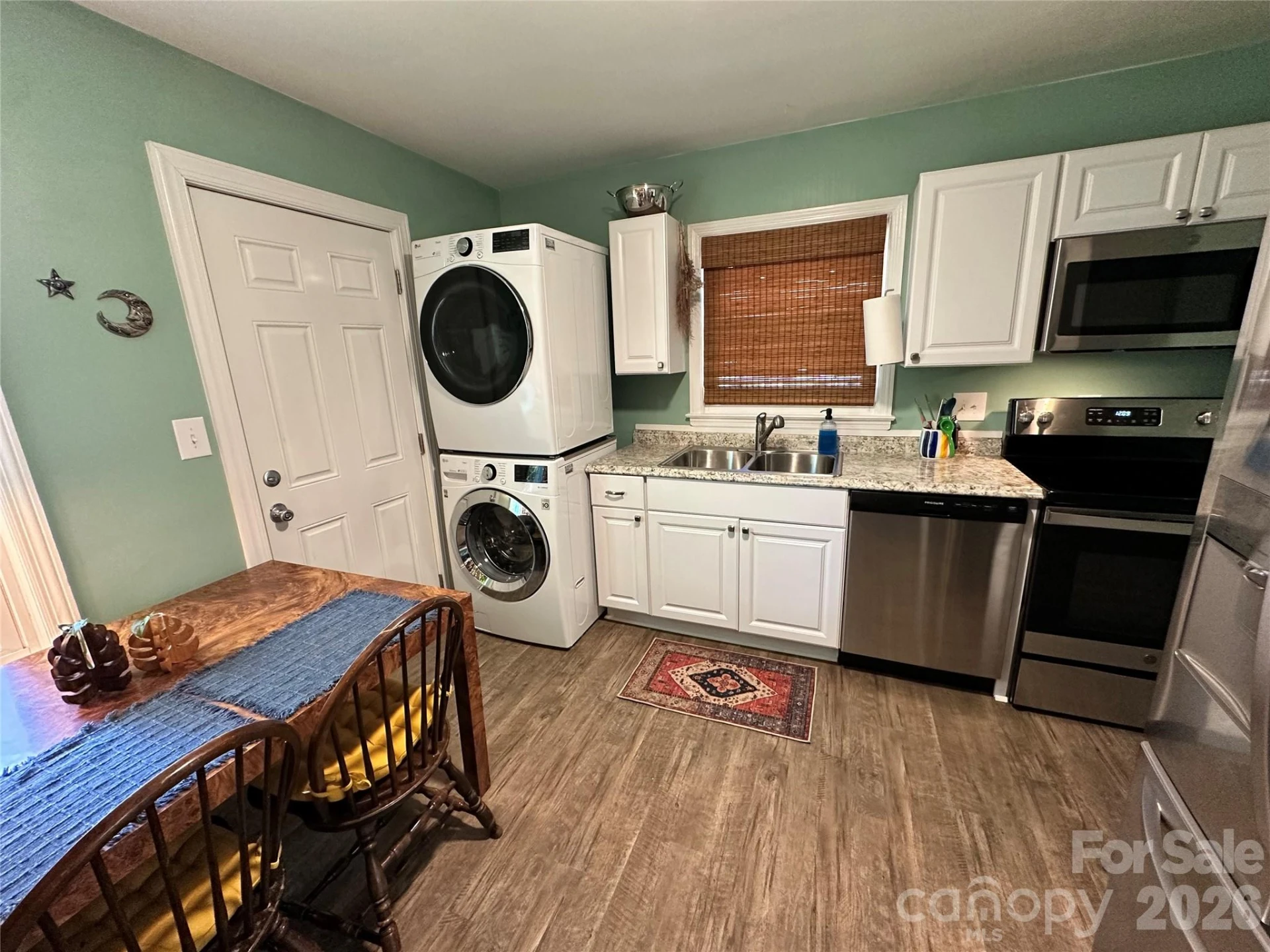 3443 Airlie Street - Photo 9