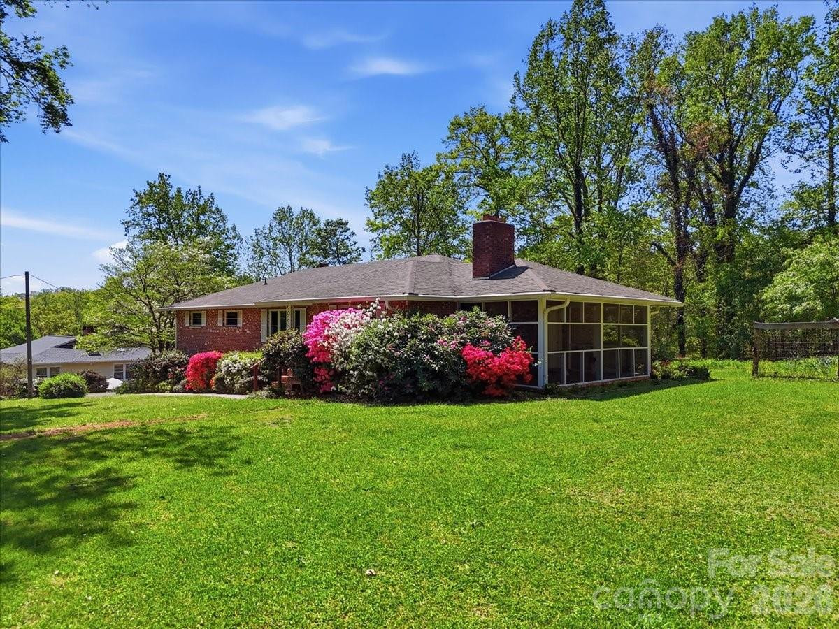 160 Denton Street - Photo 2