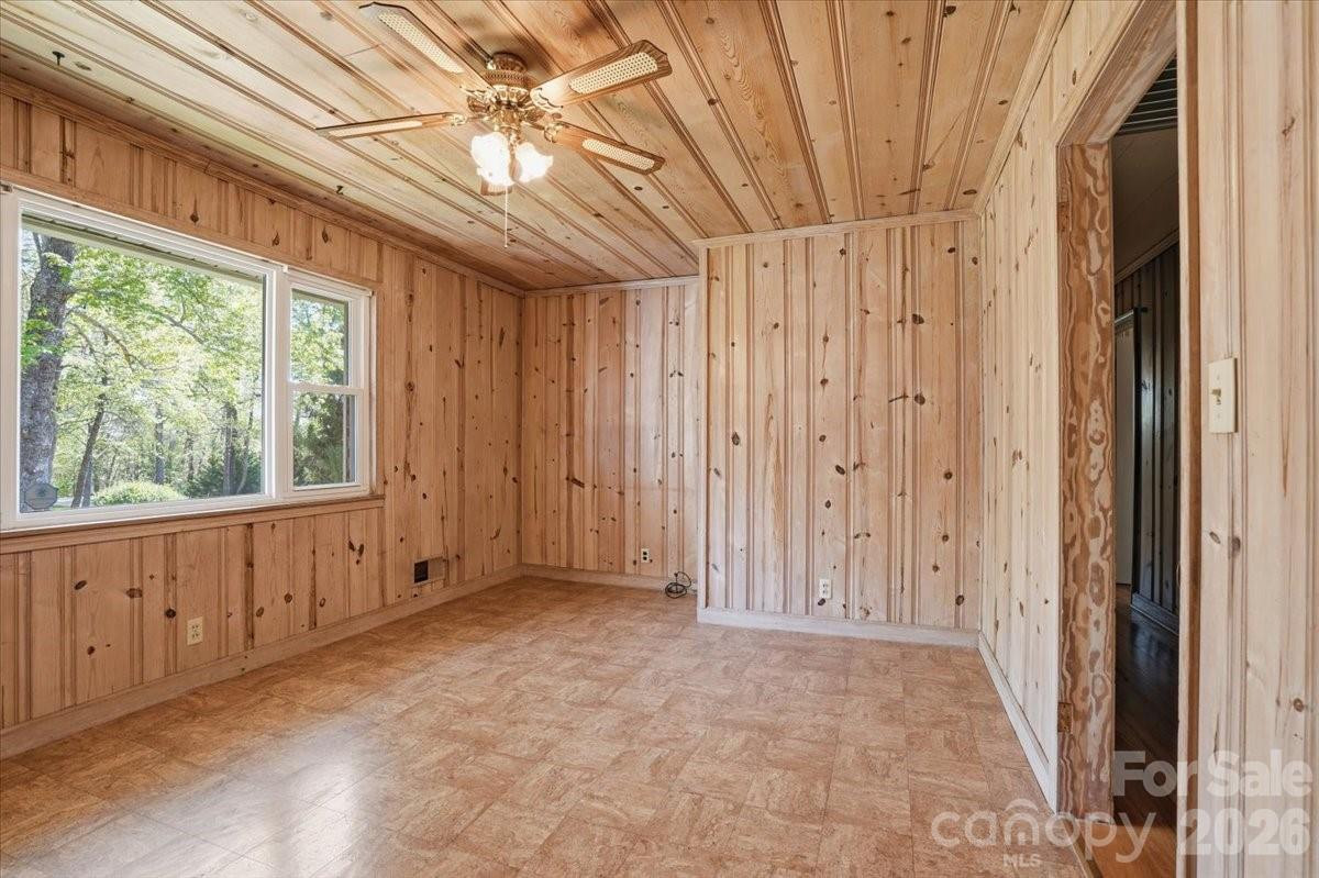 160 Denton Street - Photo 15