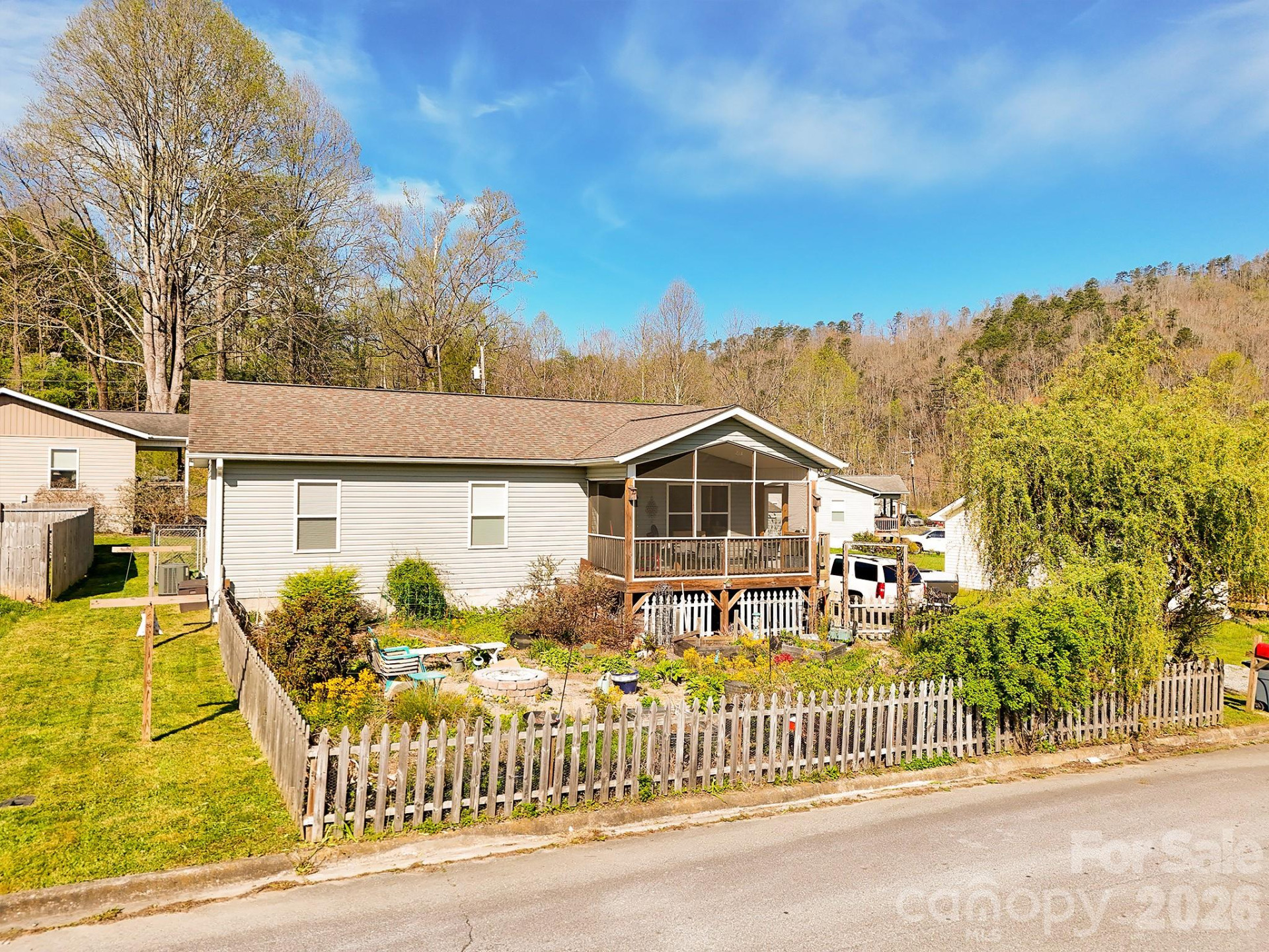 47 Rosman Trail