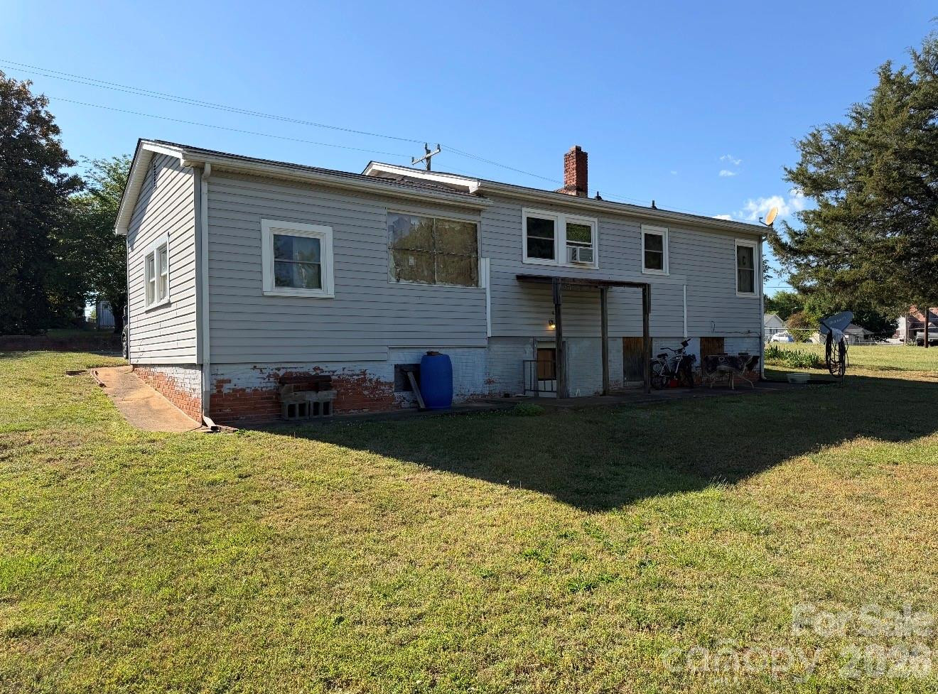 126 Arnett Street - Photo 2