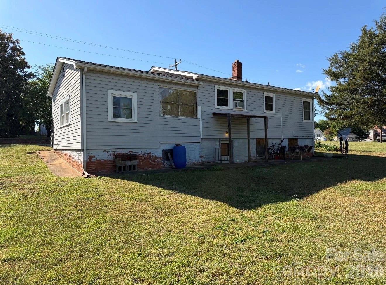 126 Arnett Street - Photo 2