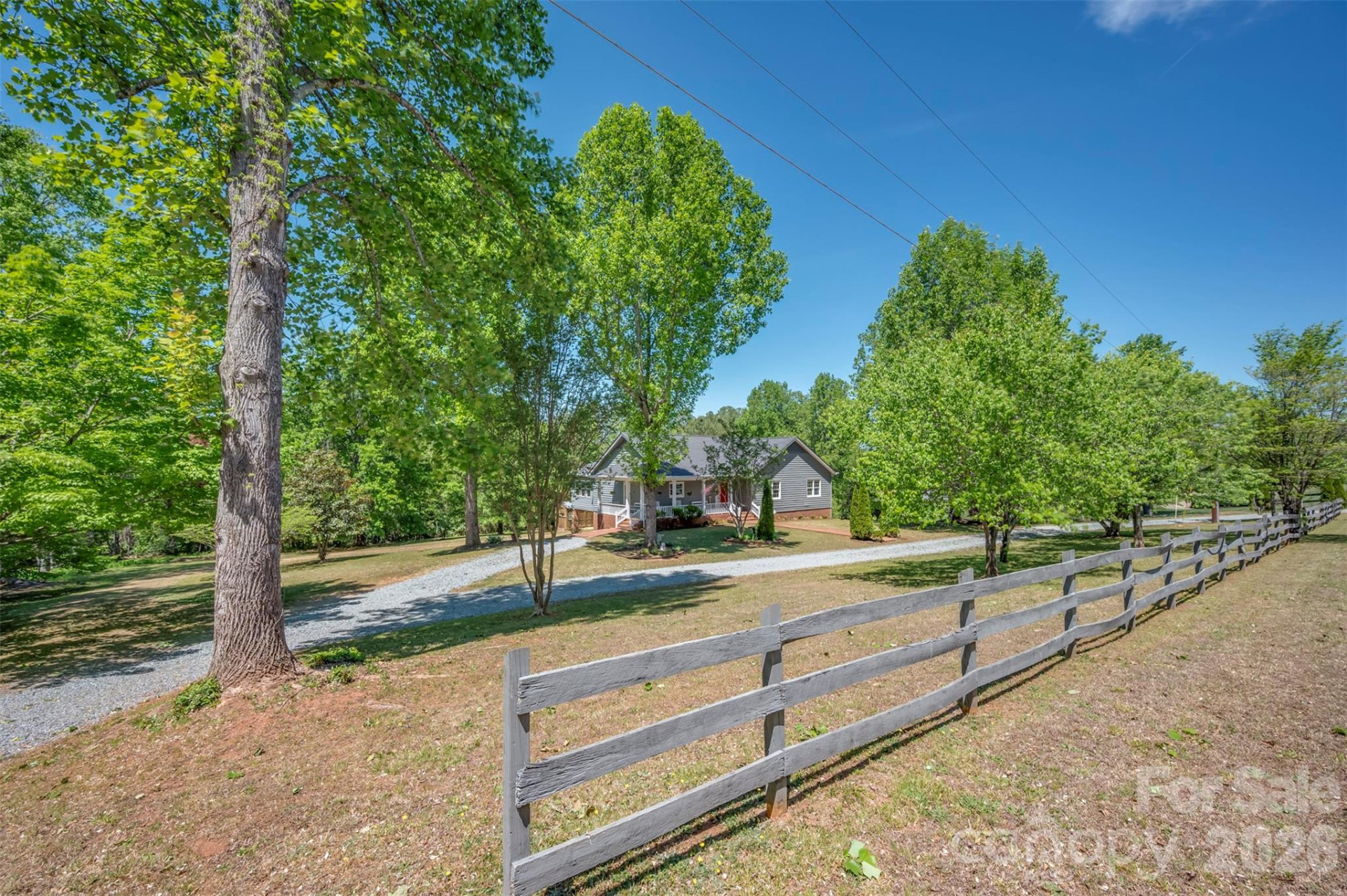 138 Blue Ridge Drive - Photo 2