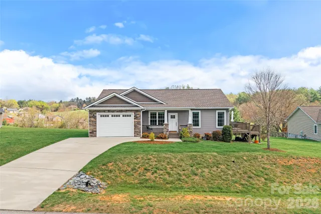 223 River Breeze Lane, Etowah, NC, 28729