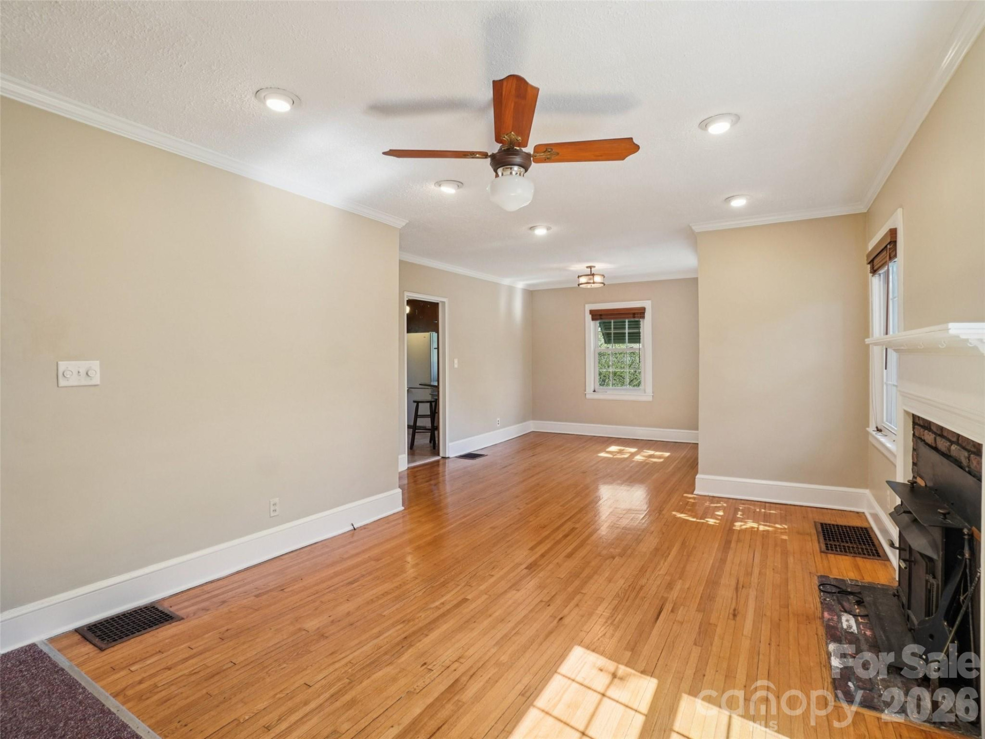 28 Kensington Drive - Photo 7